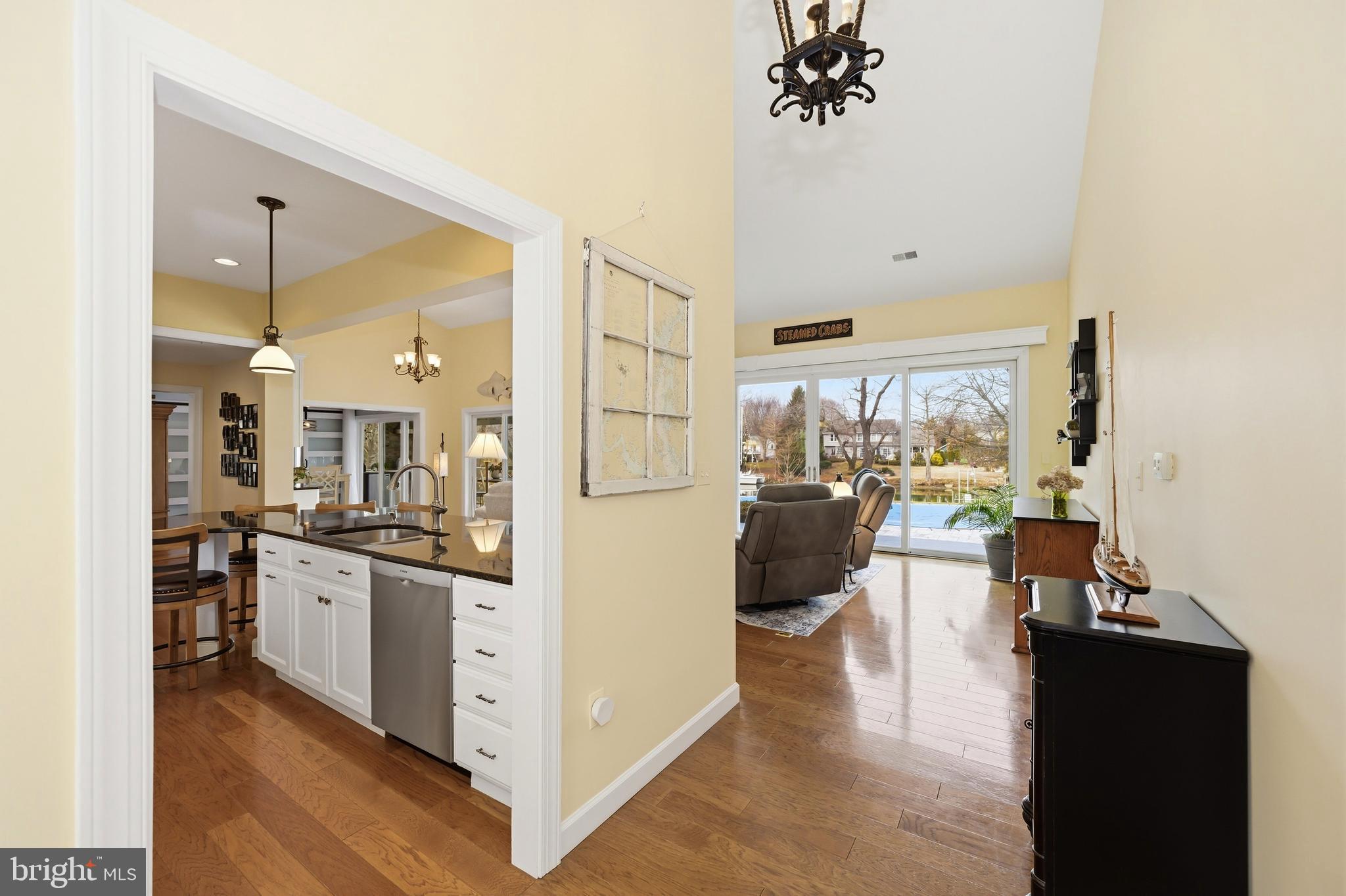 QUEEN ANNE COLONY - Residential
