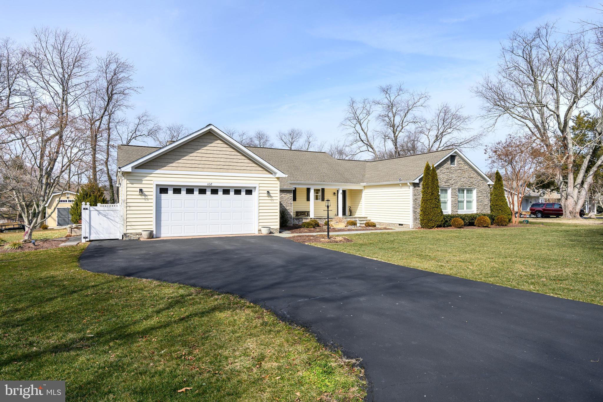 QUEEN ANNE COLONY - Residential