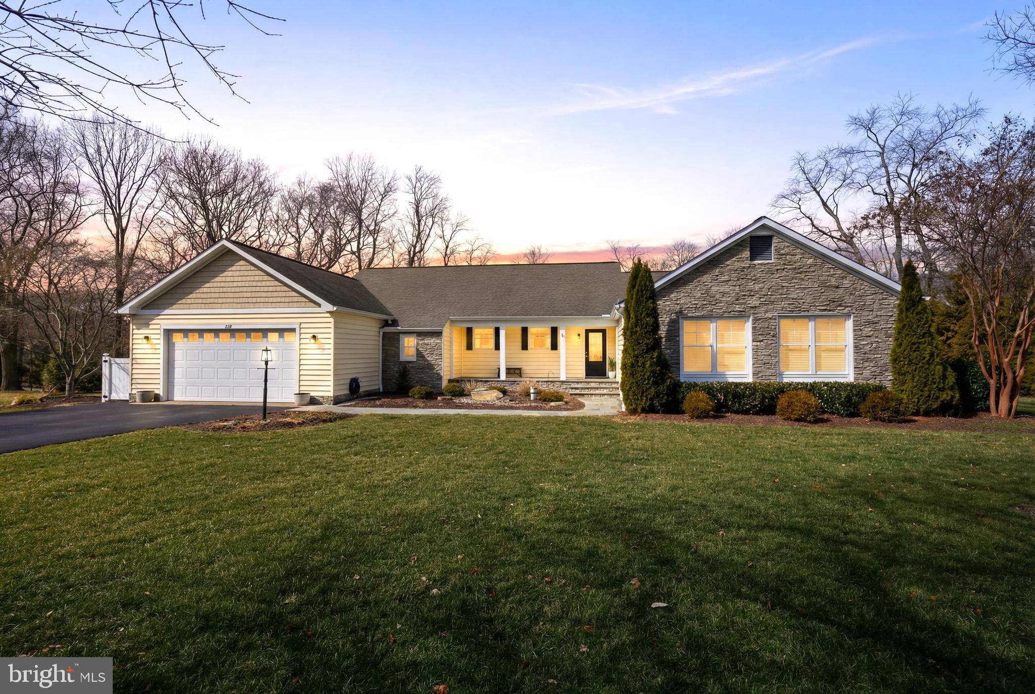 QUEEN ANNE COLONY - Residential