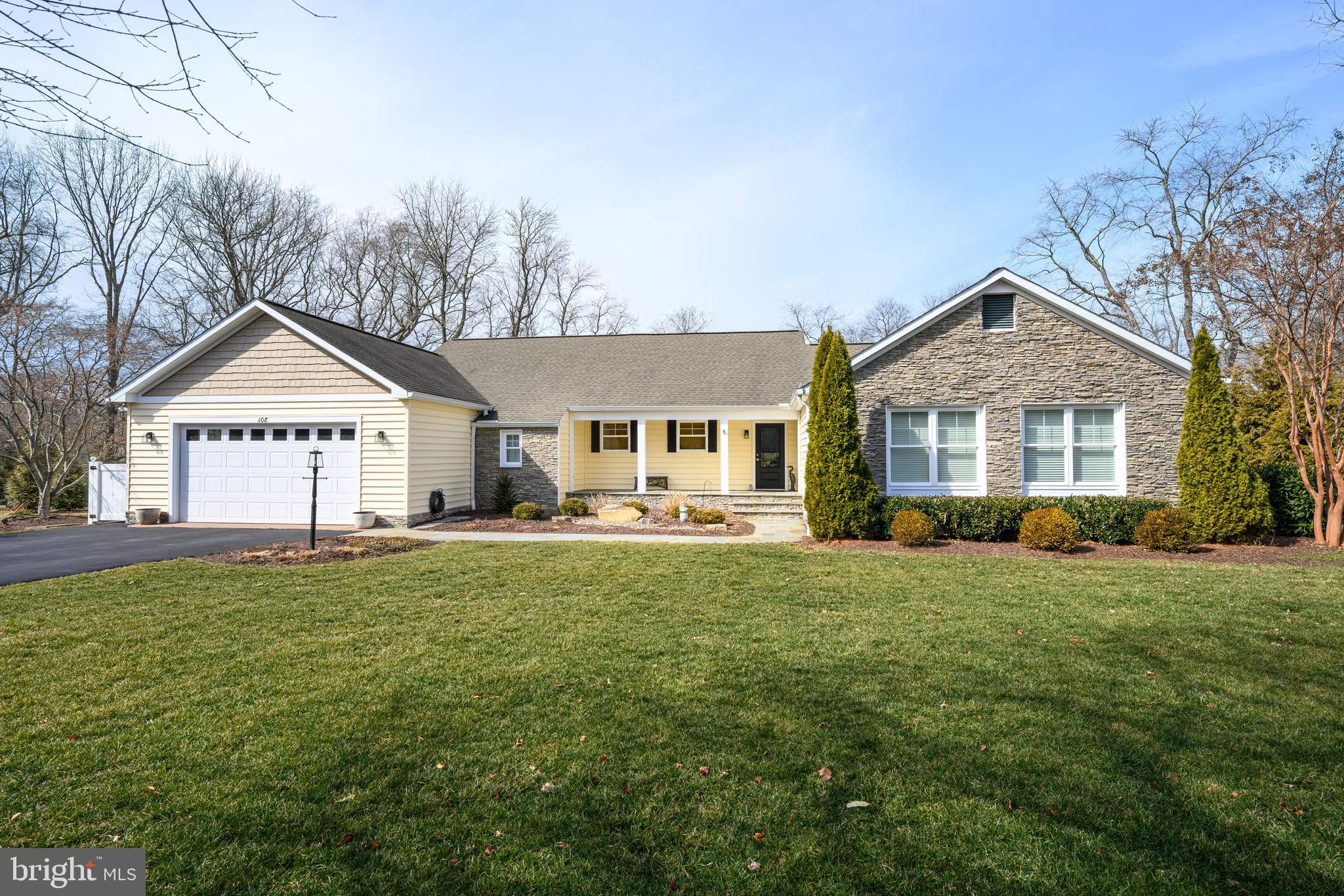 QUEEN ANNE COLONY - Residential