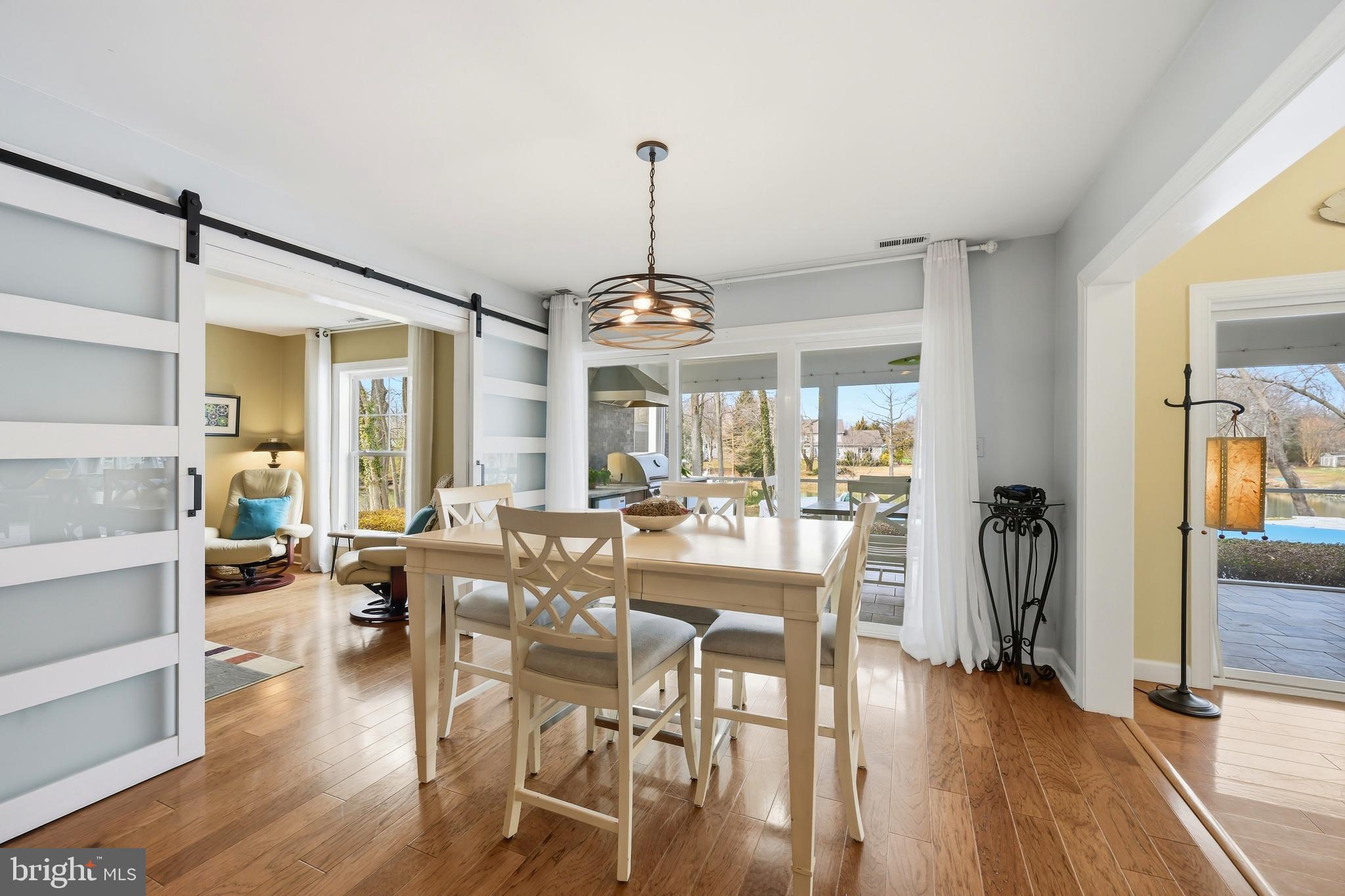 QUEEN ANNE COLONY - Residential