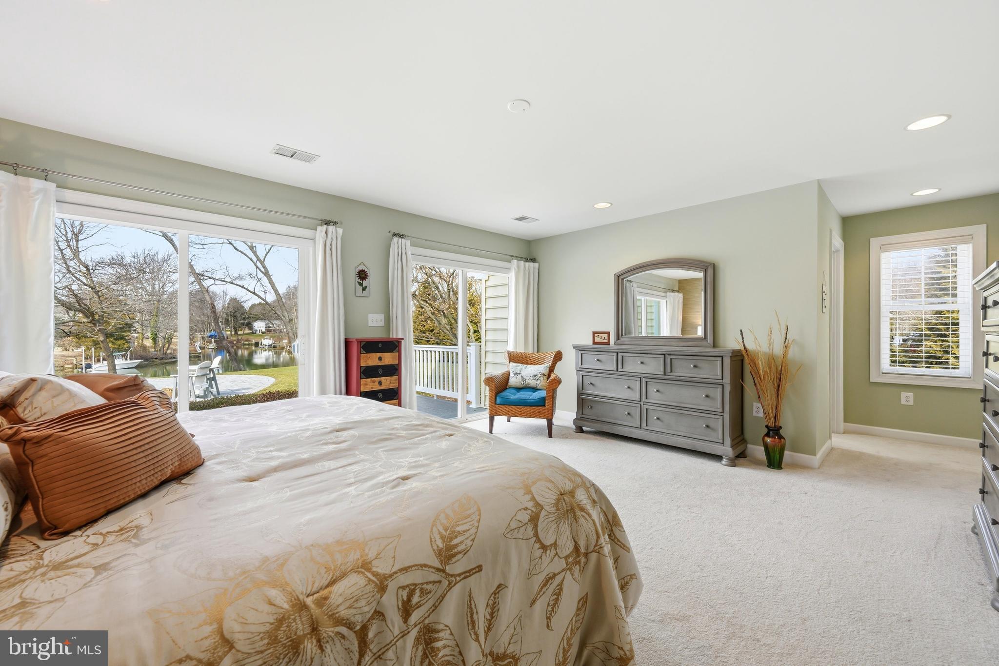 QUEEN ANNE COLONY - Residential