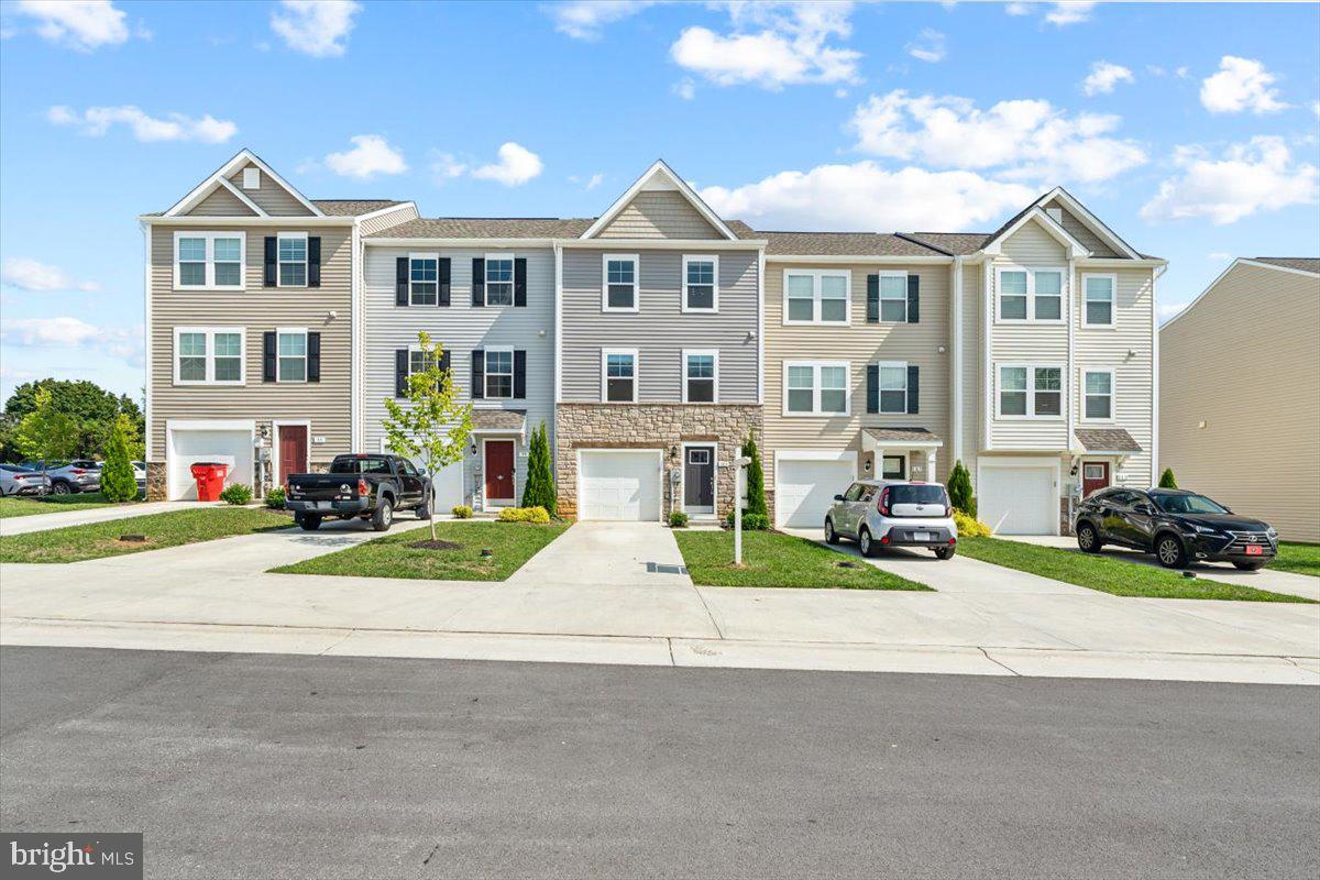 TOWNES AT TATE MANOR - Residential Lease