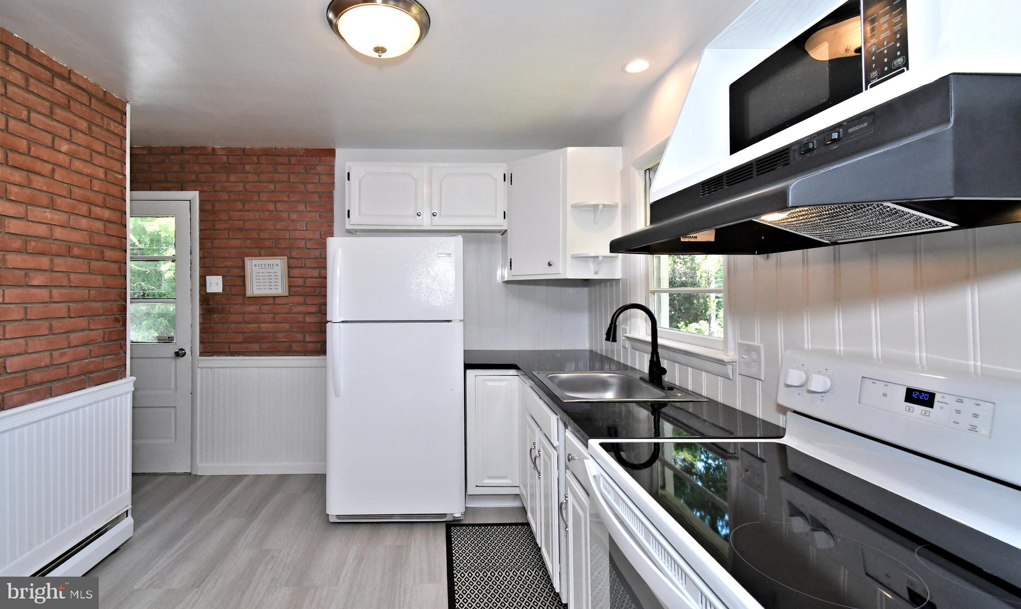 DOUGLAS MEADOWS - Residential