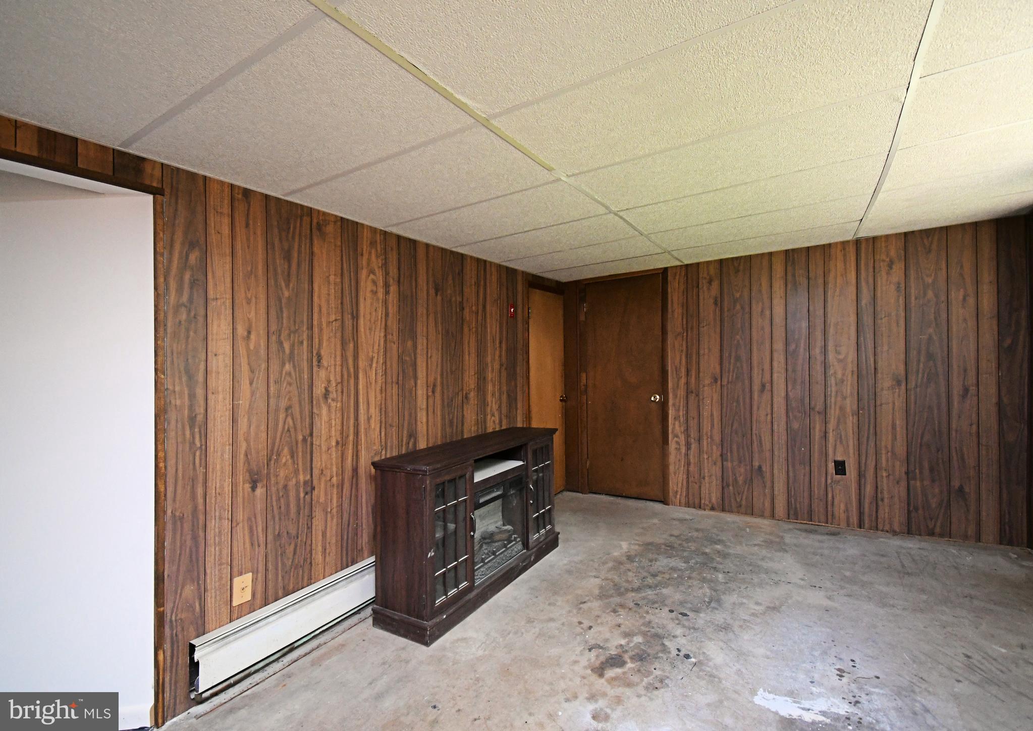 DOUGLAS MEADOWS - Residential