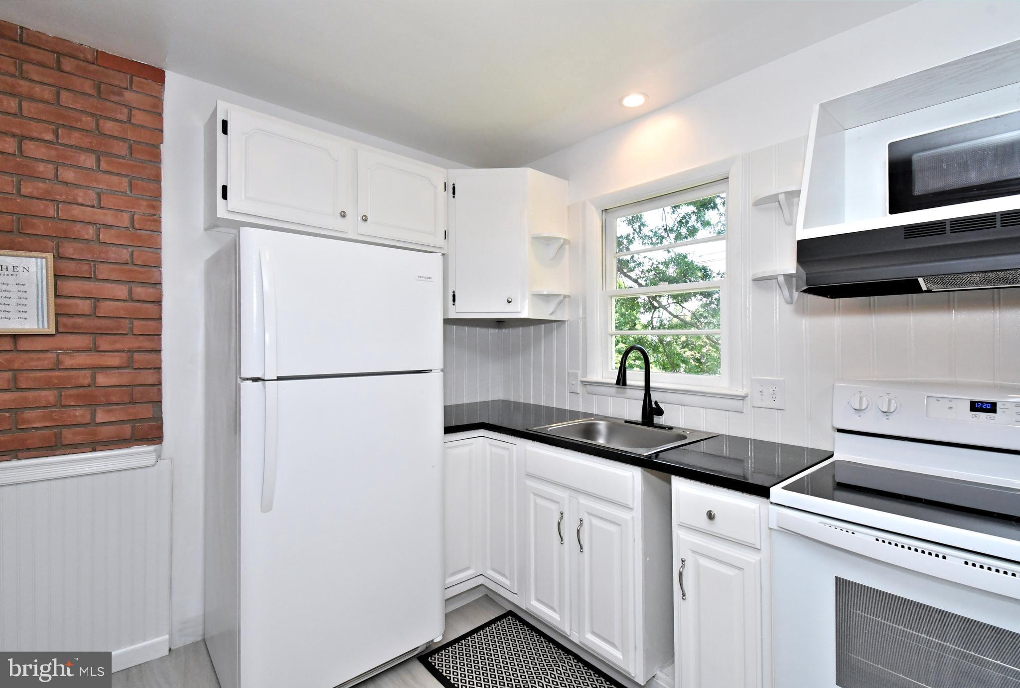 DOUGLAS MEADOWS - Residential