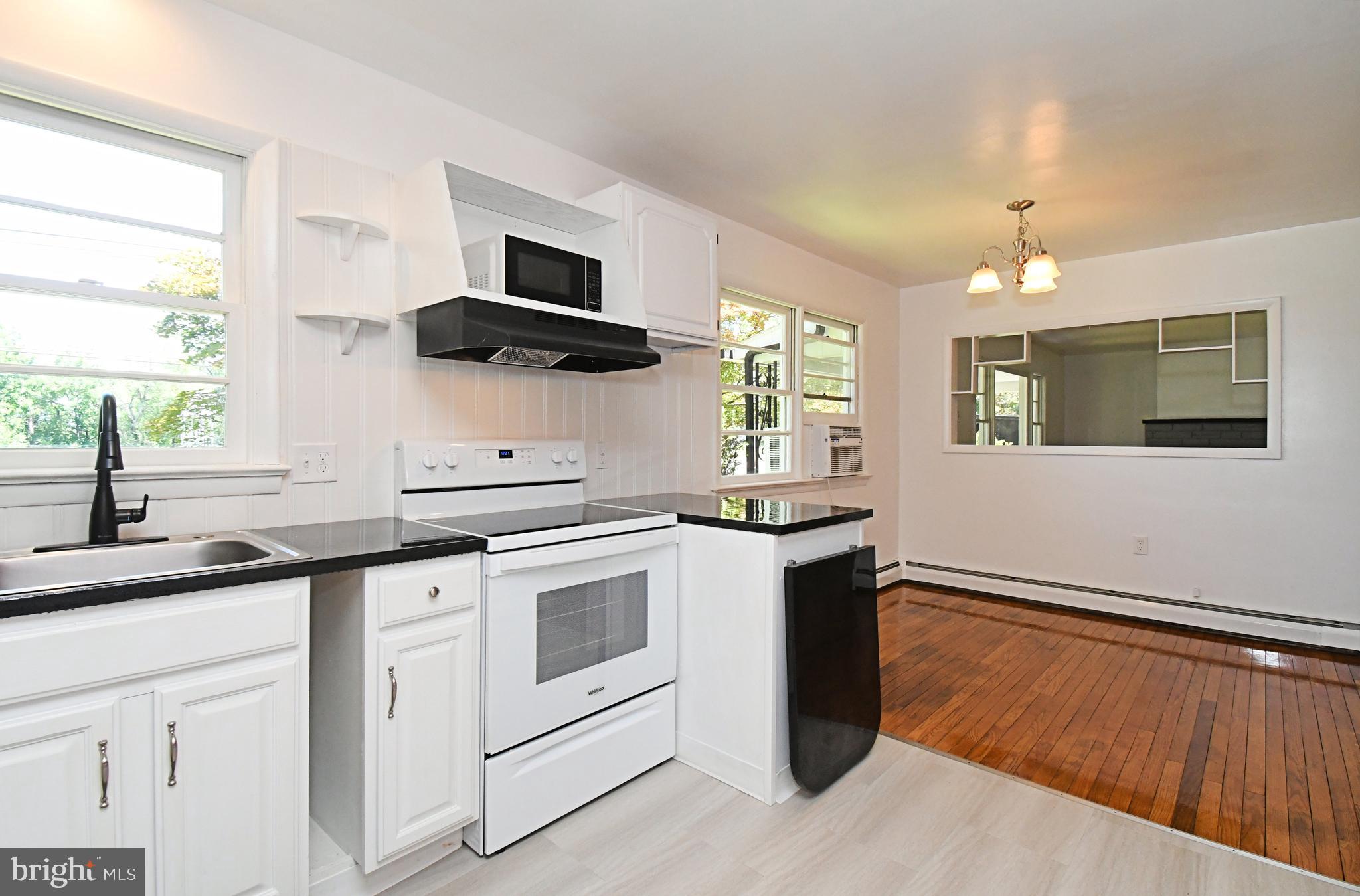 DOUGLAS MEADOWS - Residential