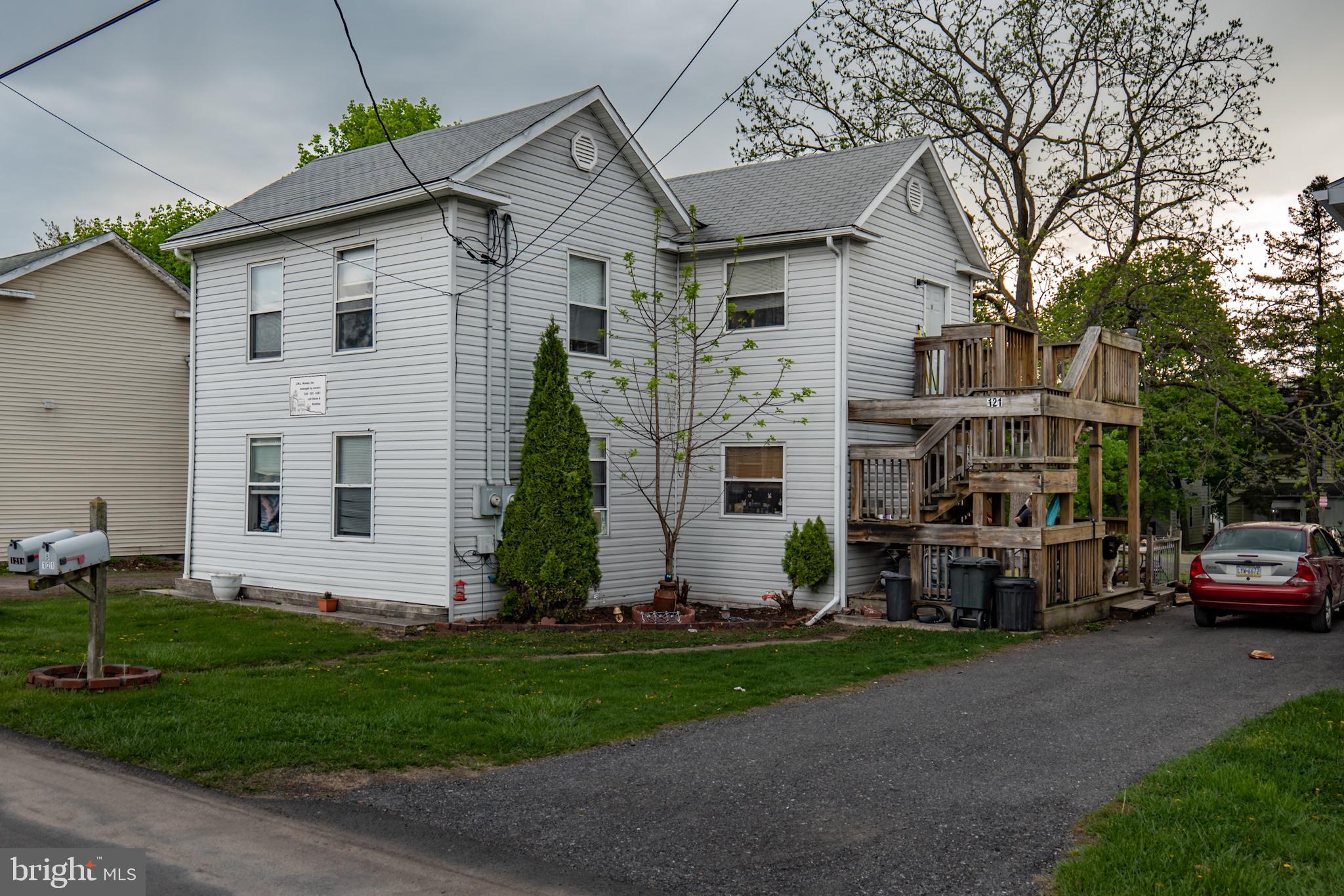 Looking for investment property? This 2-unit duplex has great rental history and presents an opportunity for all investors. These 2BR/ 1 Bath units are currently occupied and being rented at $750 and $775. The pre-tax income is $14, 568 annually. Close to Frostburg State University! All Appliances convey, set up your showing today.