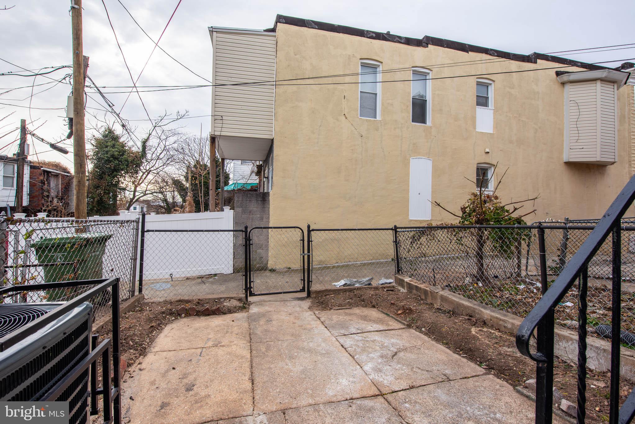 BROADWAY EAST - Residential
