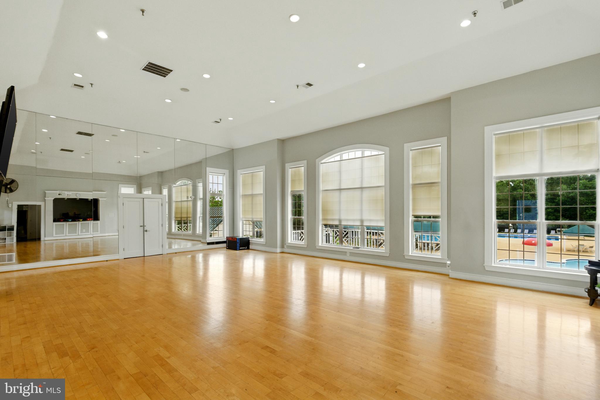 CHASE AT BELMONT COUNTRY - Residential