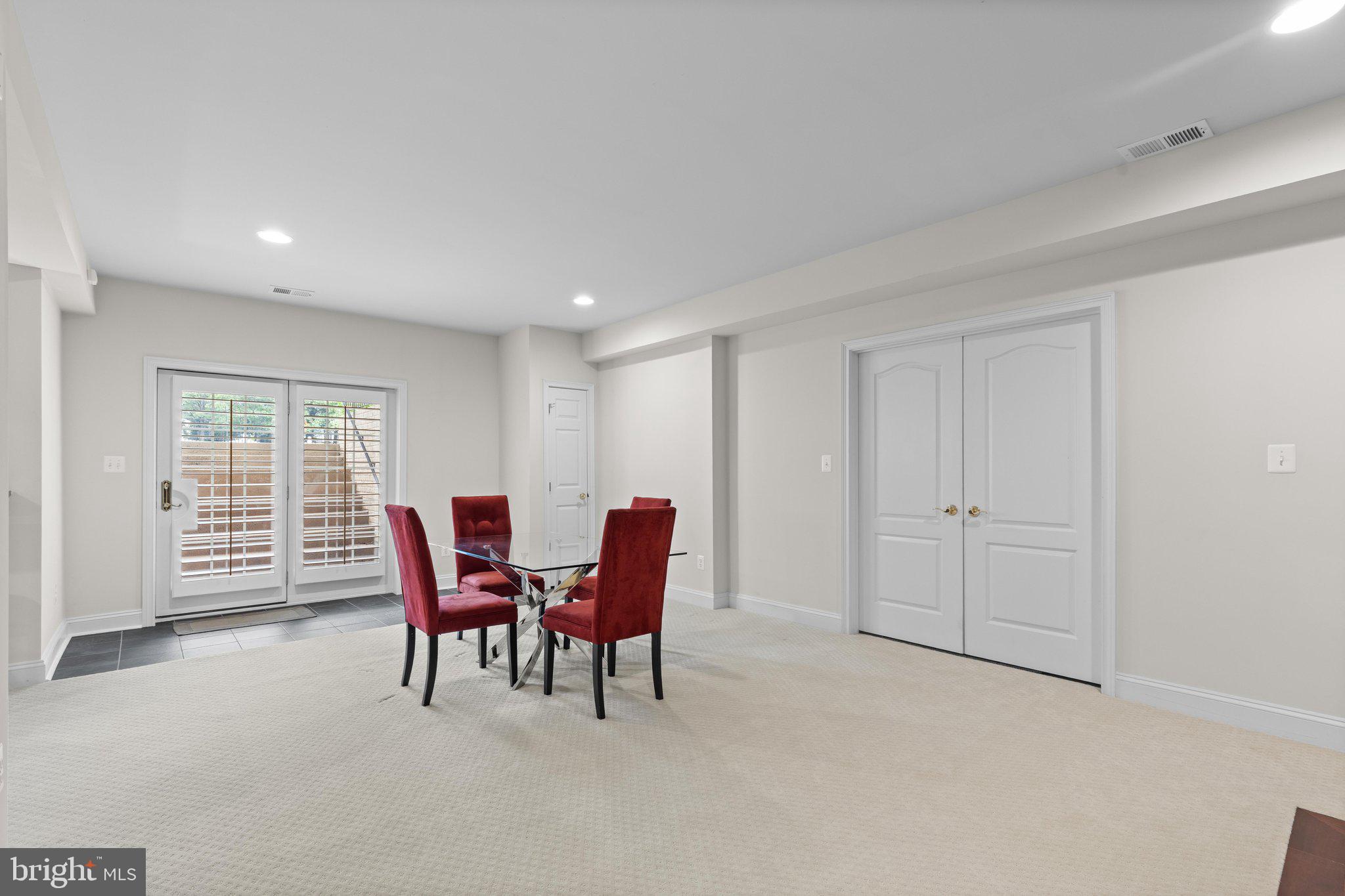 CHASE AT BELMONT COUNTRY - Residential