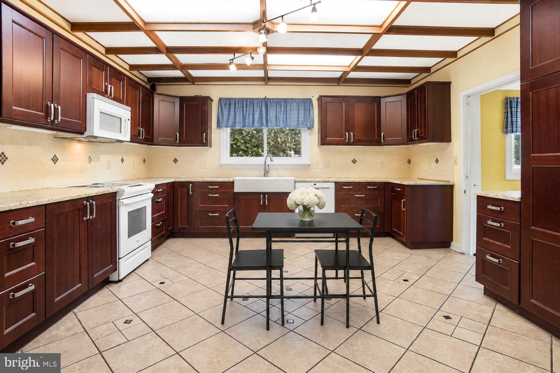 WALNUT WOODS - Residential