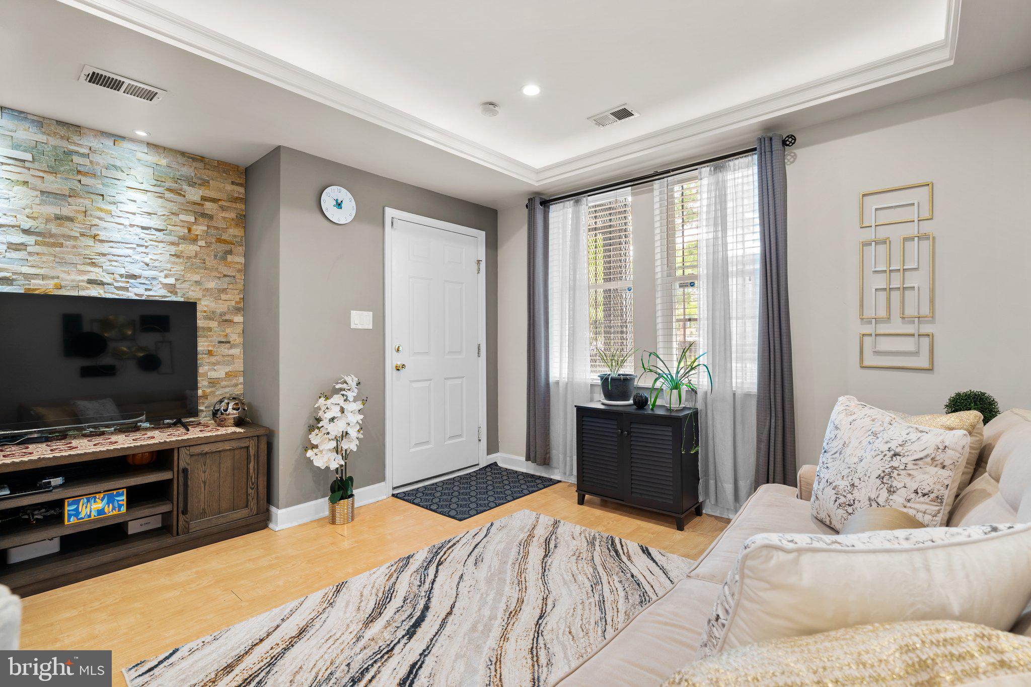 BRENTWOOD - Residential