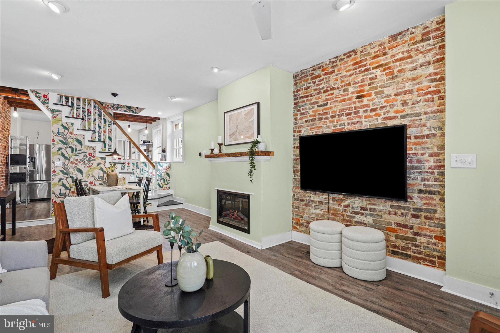 RIDGELY'S DELIGHT - Residential