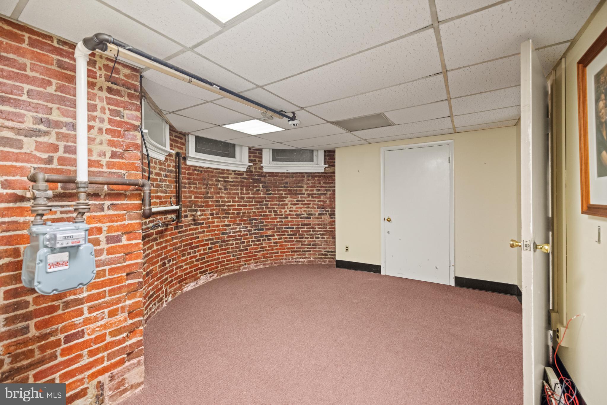 DUPONT - Commercial Sale