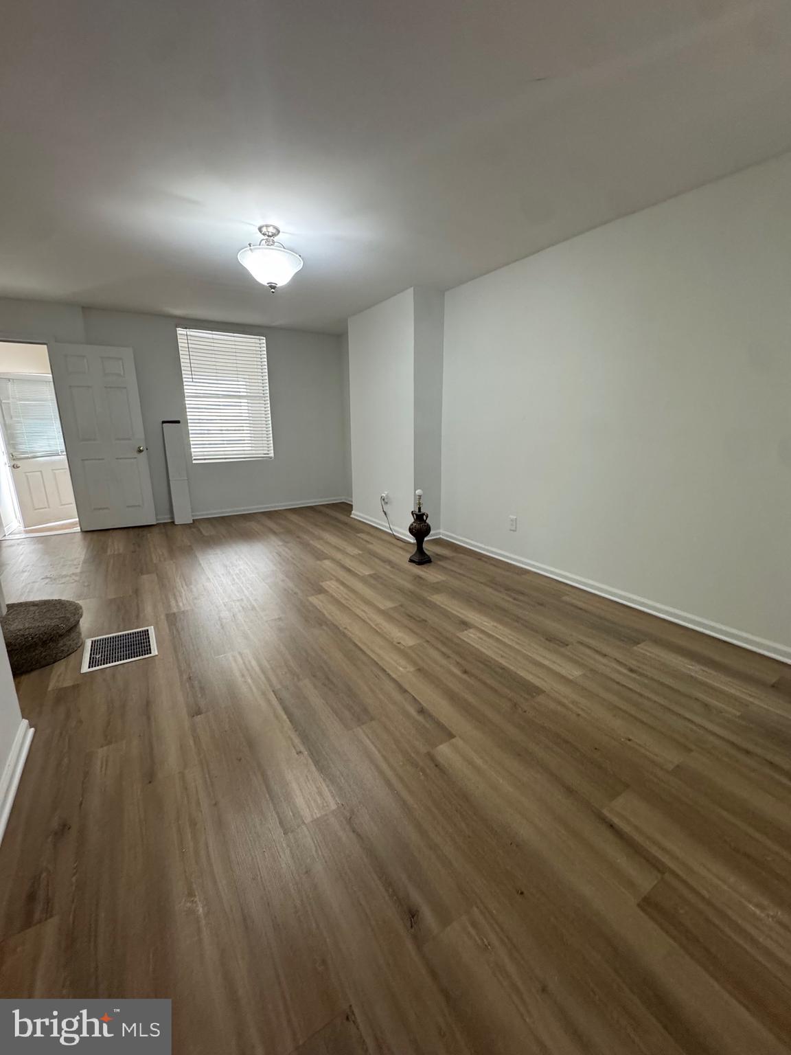 KENSINGTON - Residential