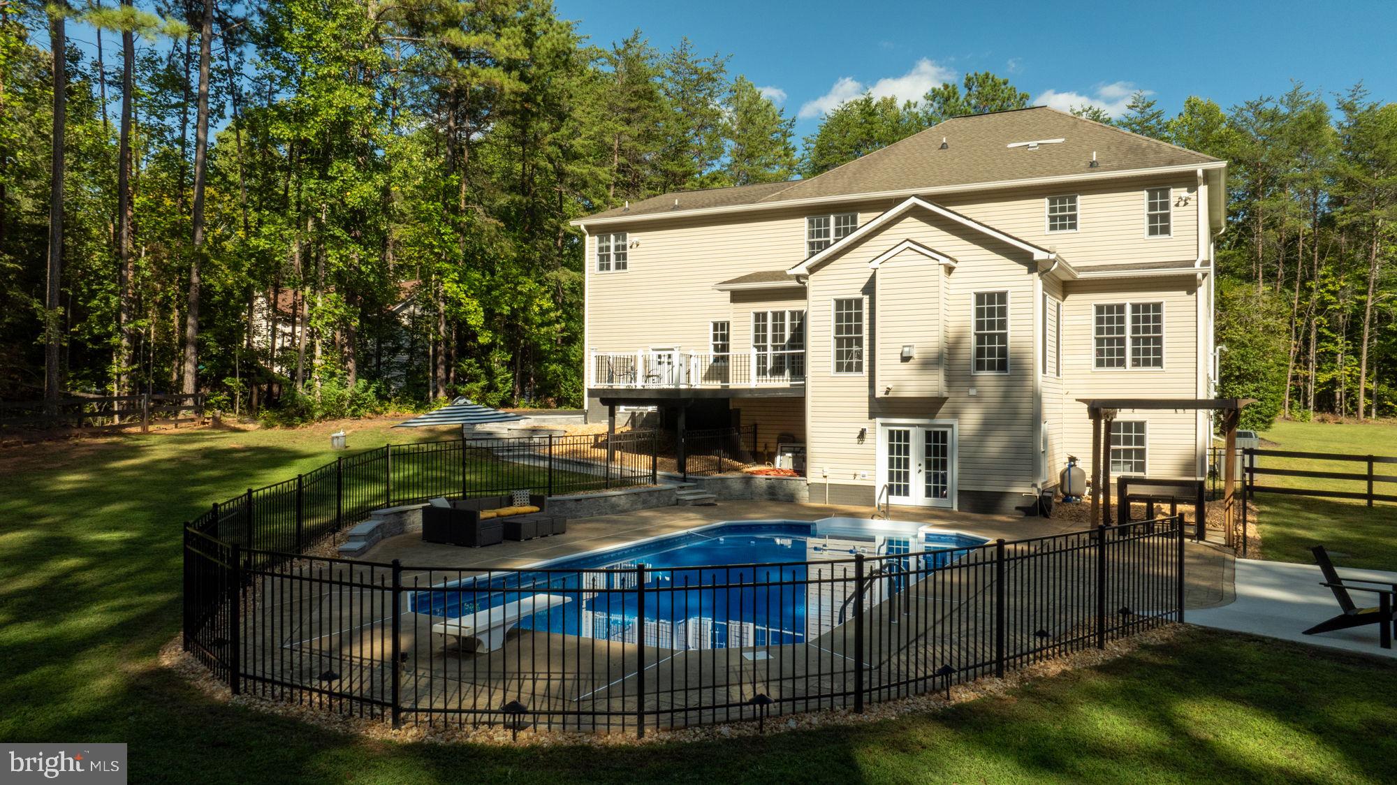 SEVEN LAKES - Residential