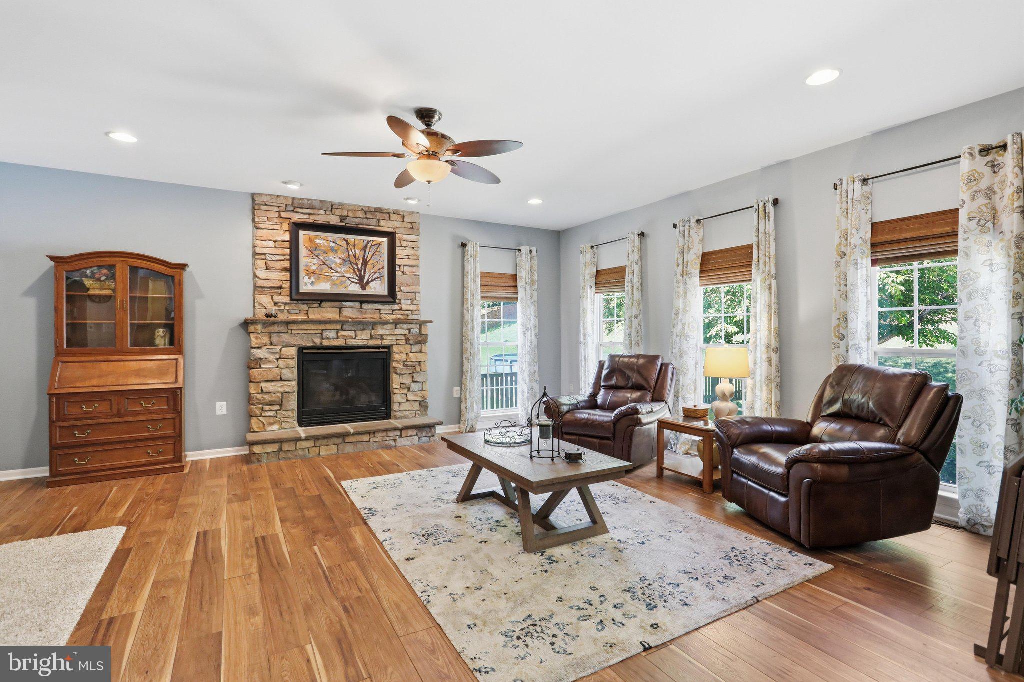 DEMORY FARM - Residential