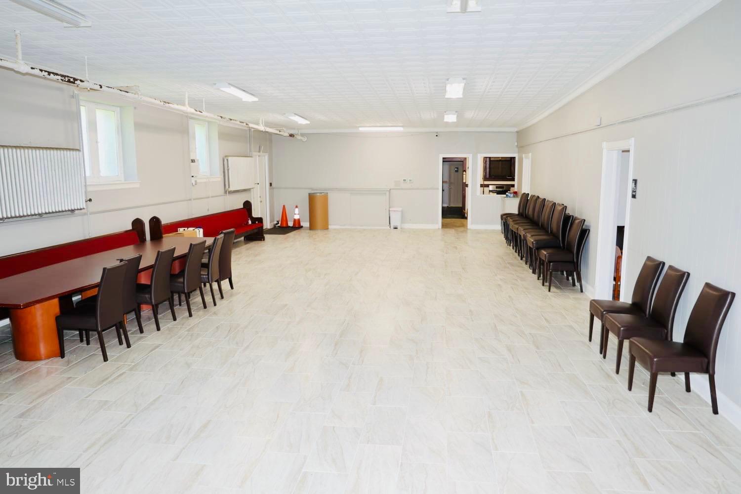 MAYFIELD - Commercial Sale