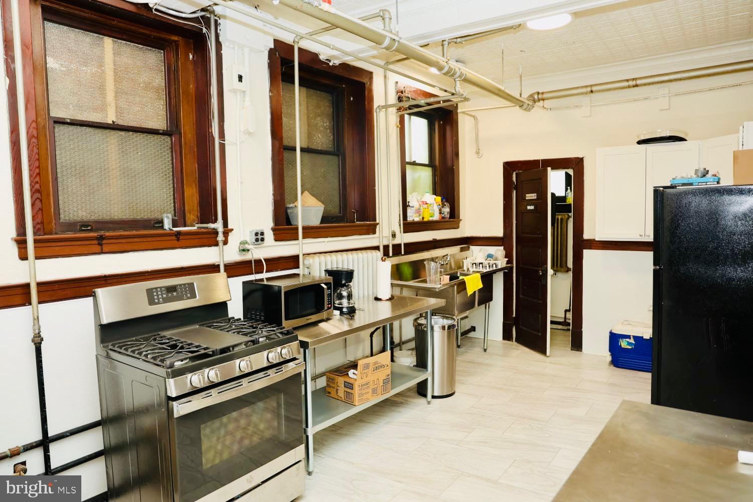 MAYFIELD - Commercial Sale