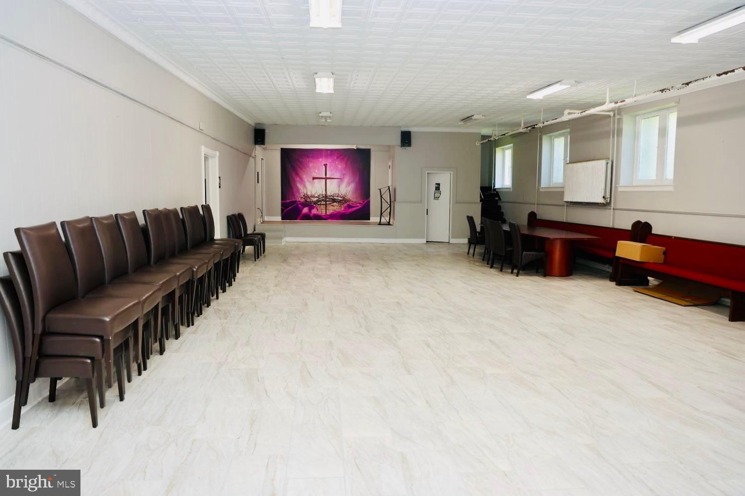 MAYFIELD - Commercial Sale