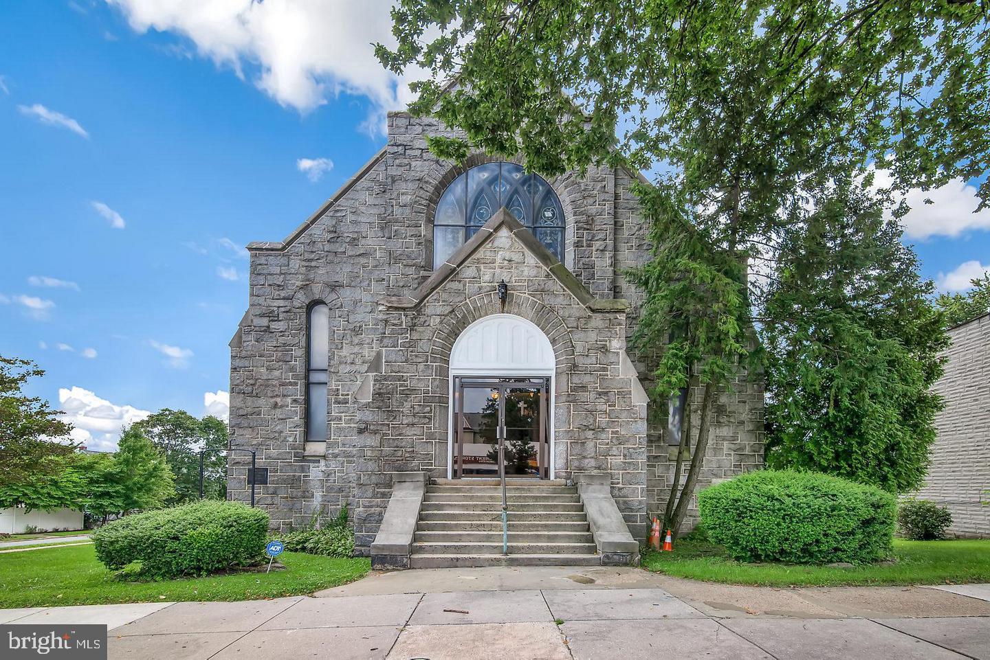 MAYFIELD - Commercial Sale
