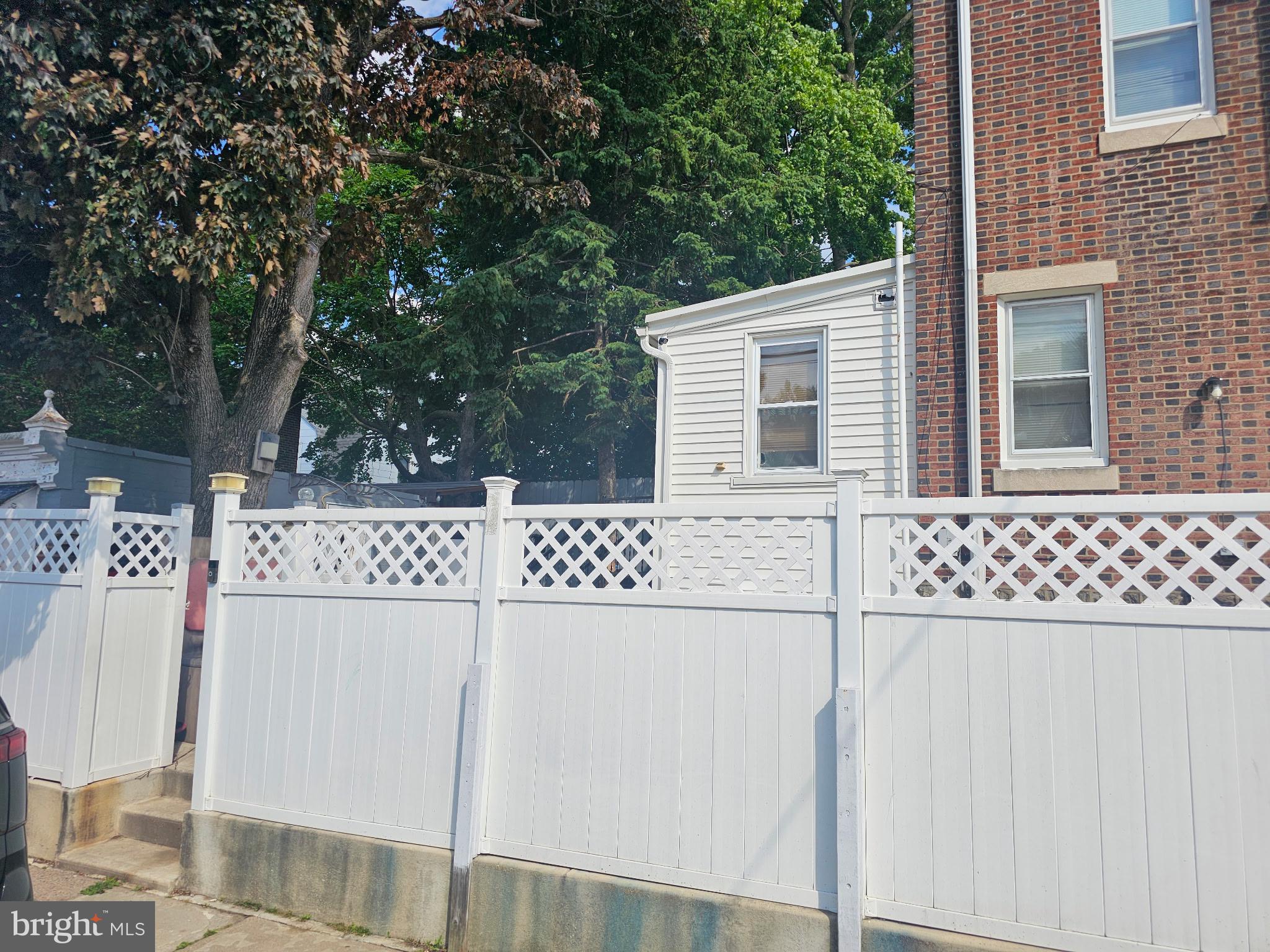 BUSTLETON - Residential