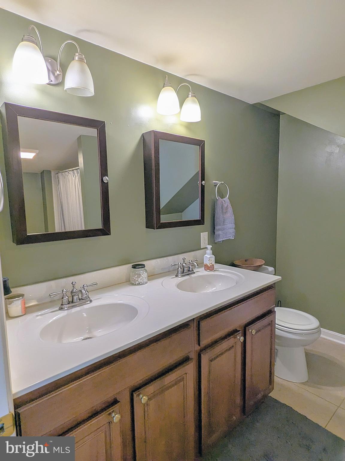 WEST HILLS - Residential