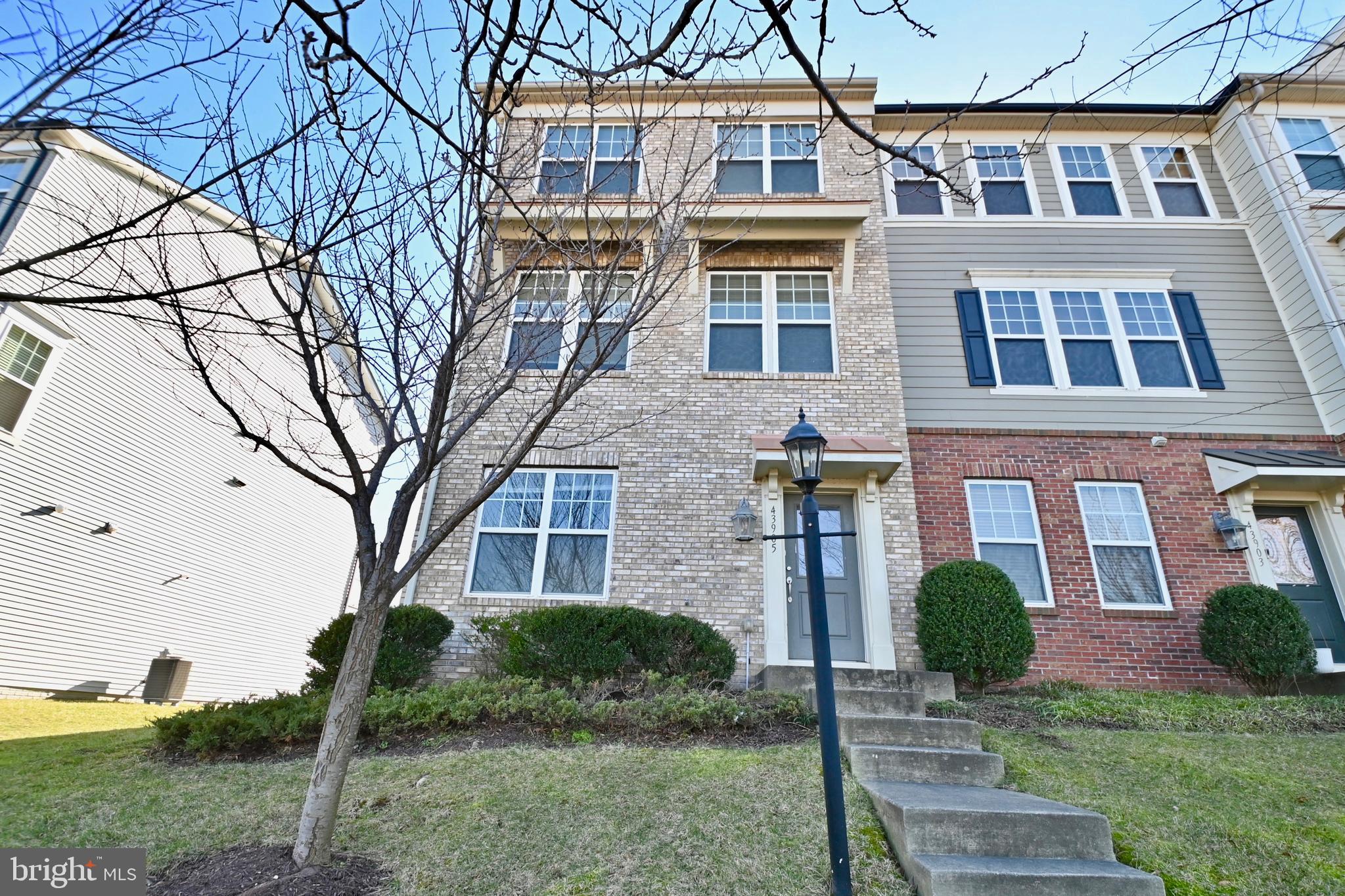 EAST GATE - Residential Lease