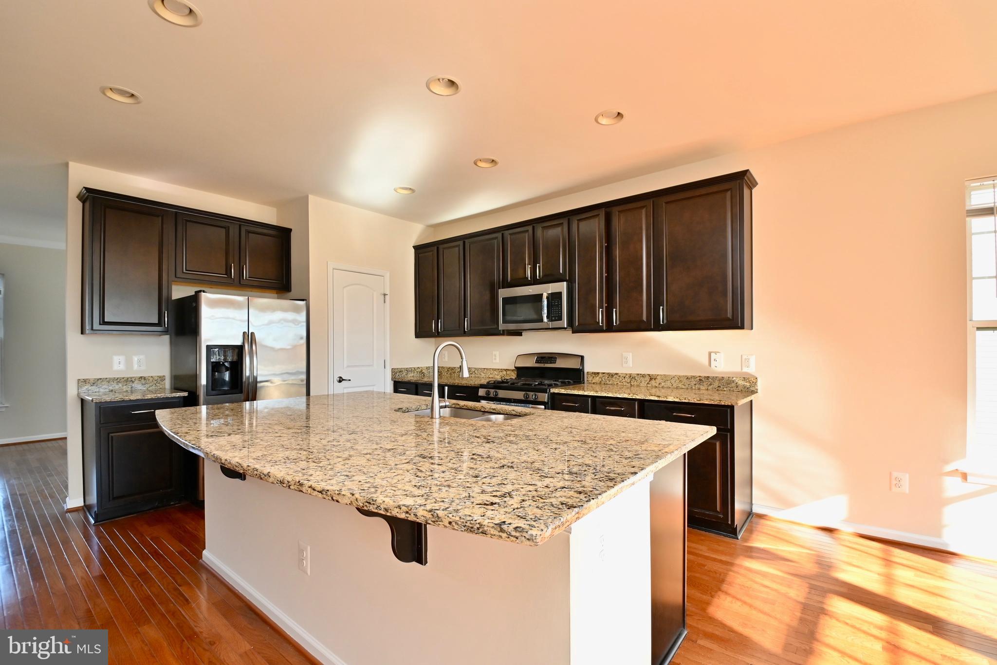 EAST GATE - Residential Lease