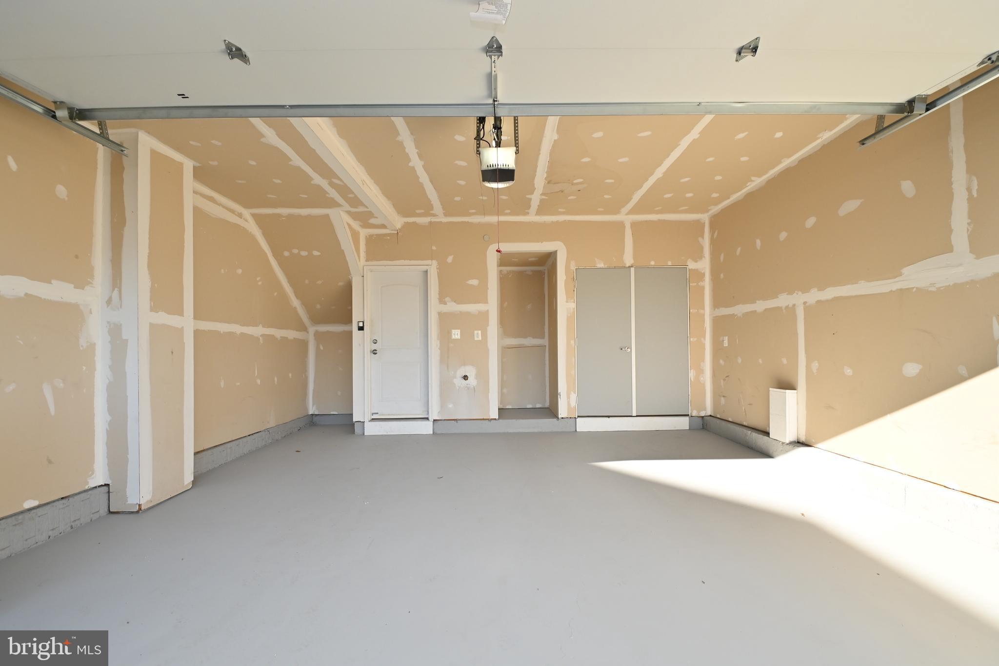 EAST GATE - Residential Lease