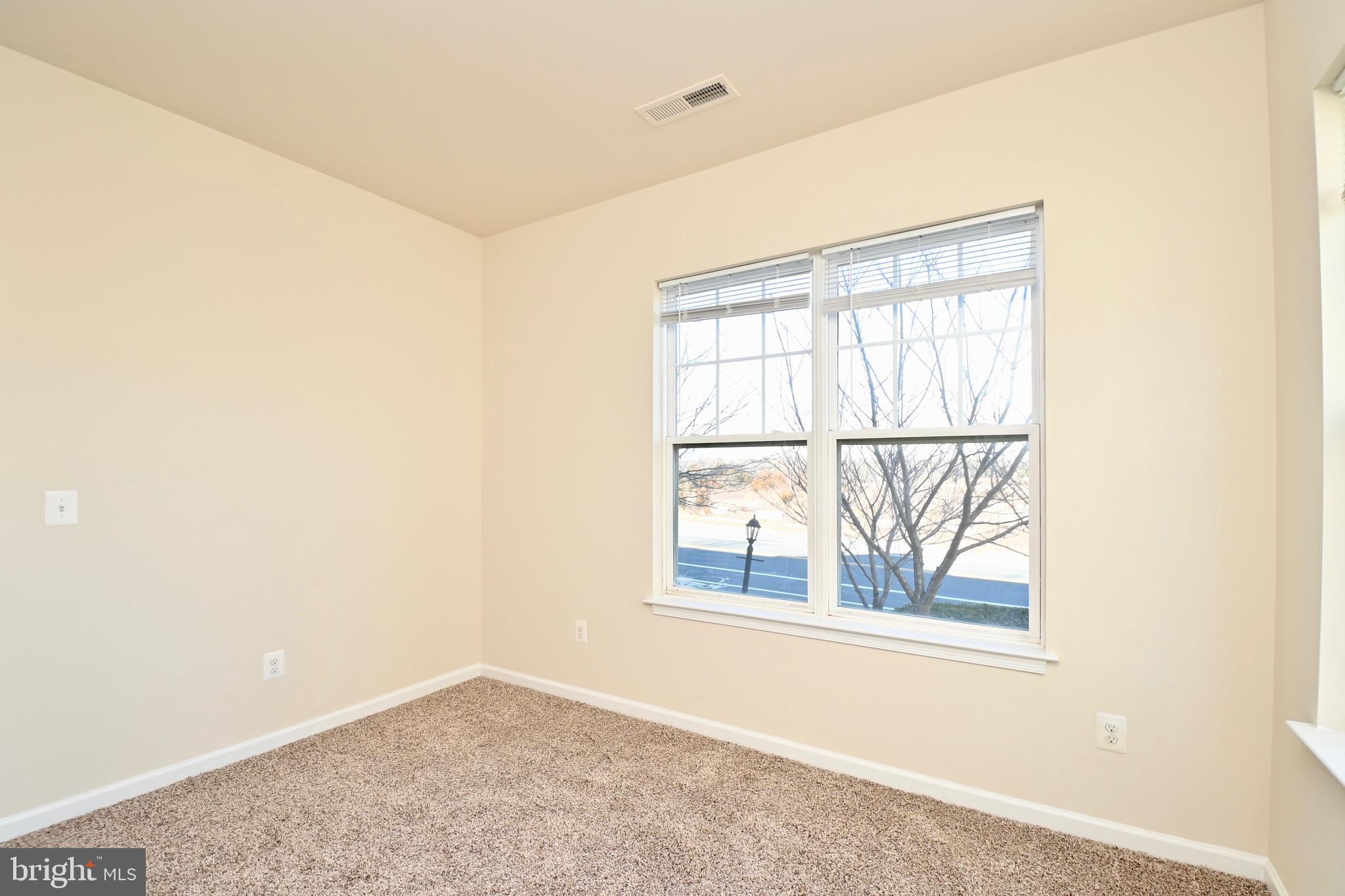 EAST GATE - Residential Lease