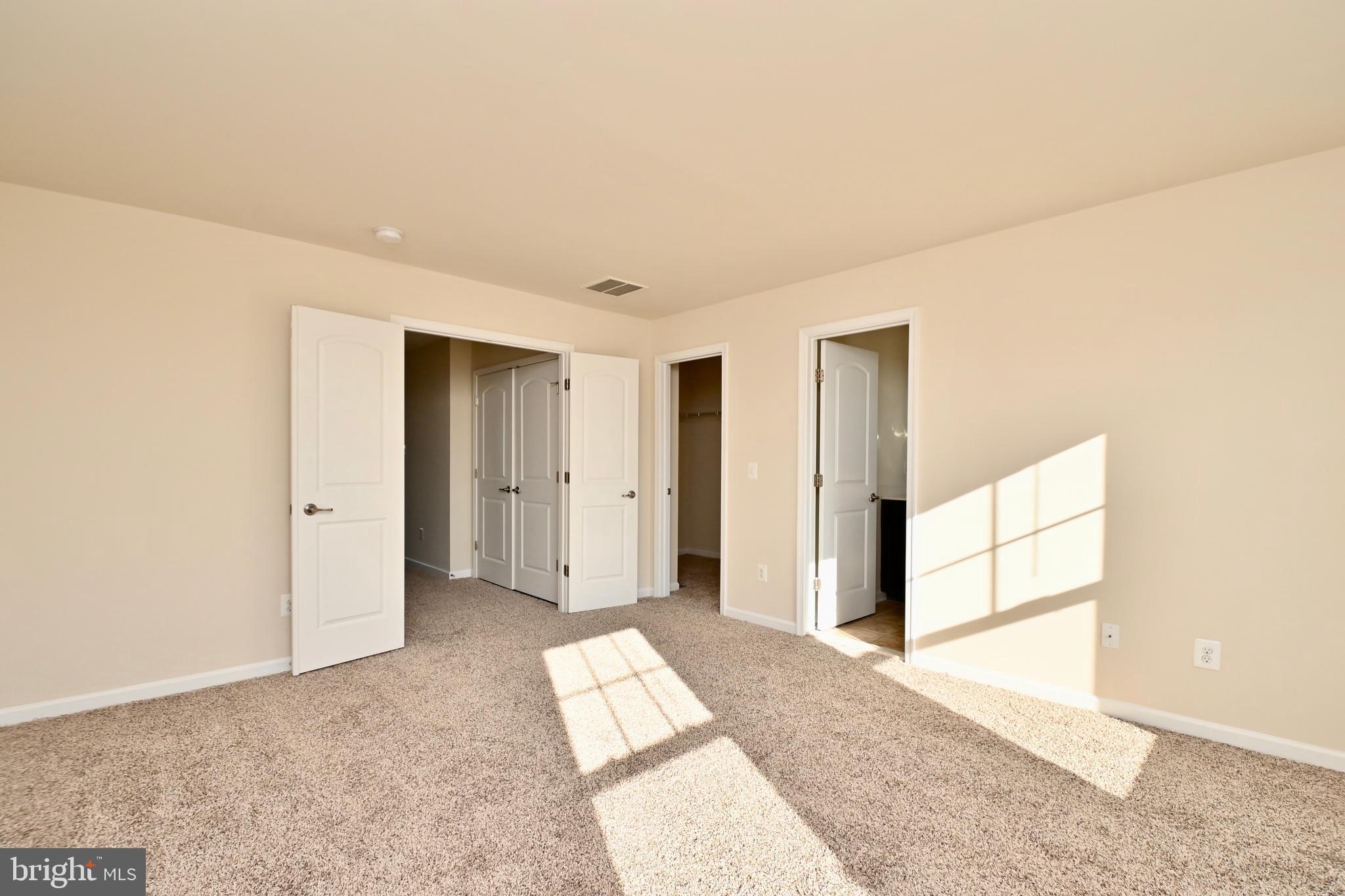 EAST GATE - Residential Lease