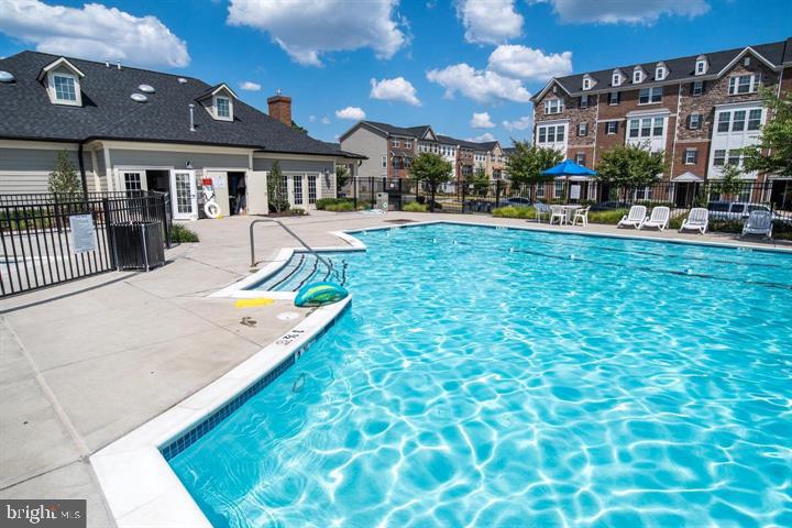 EAST GATE - Residential Lease