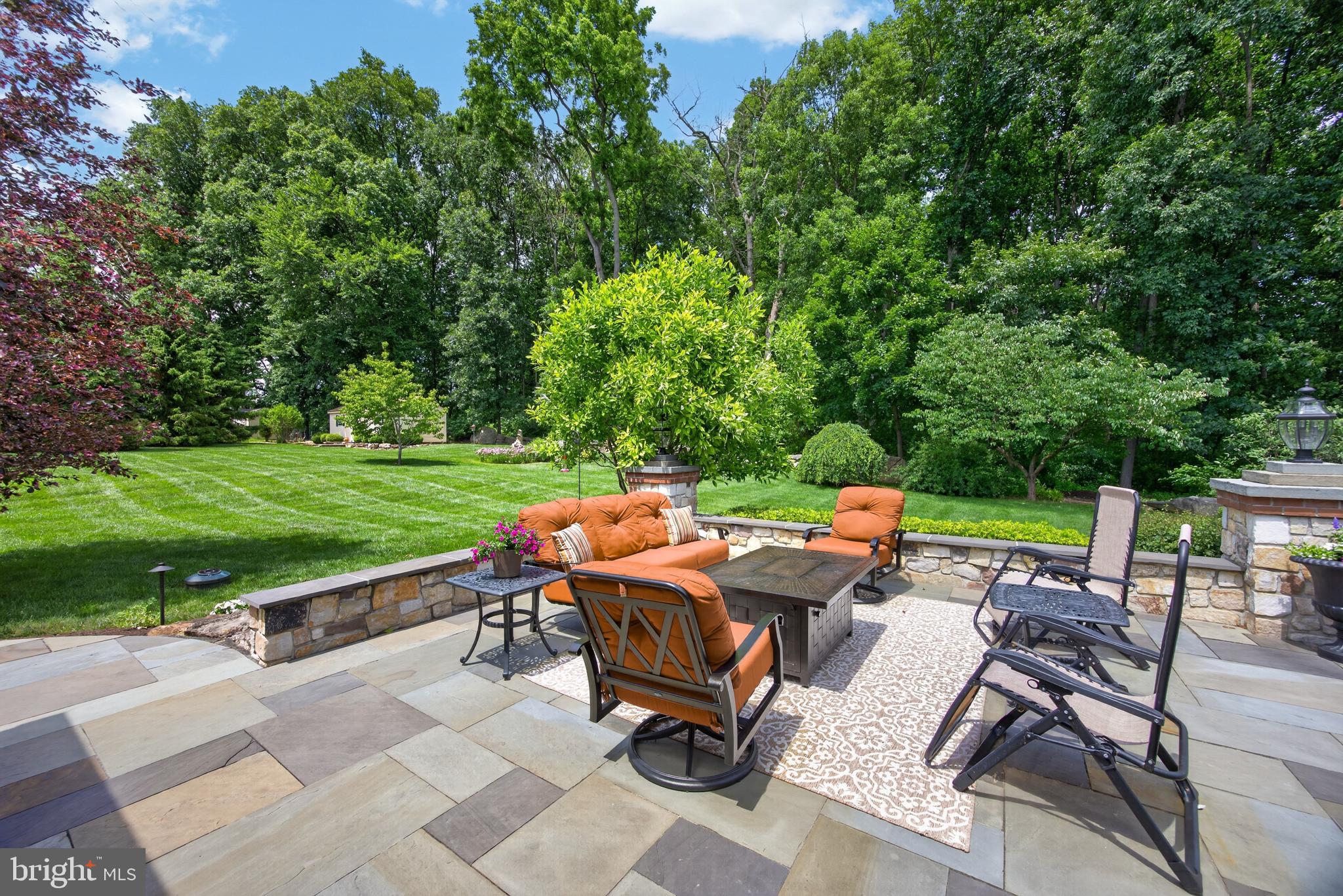 POND VIEW ESTATES - Residential