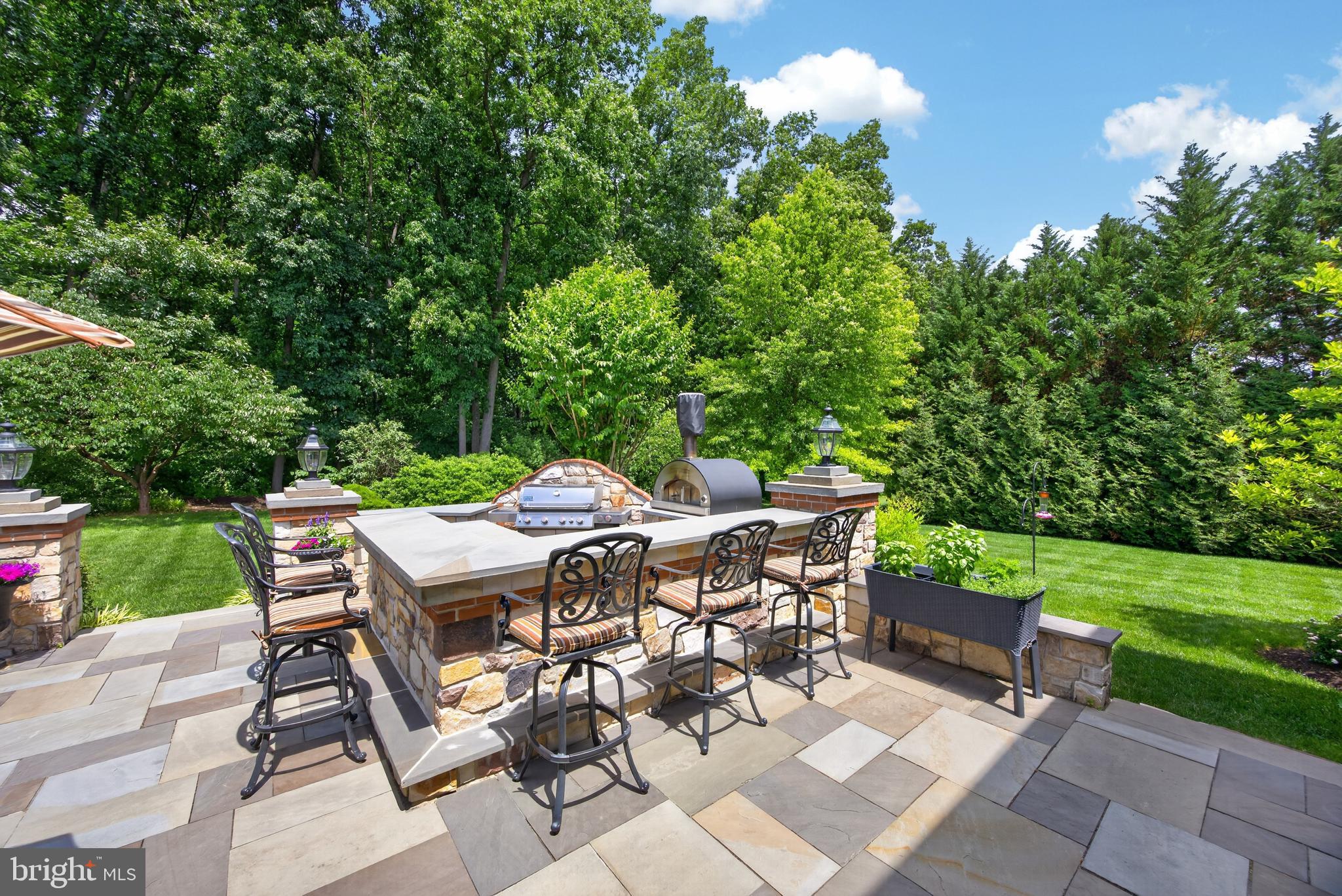 POND VIEW ESTATES - Residential