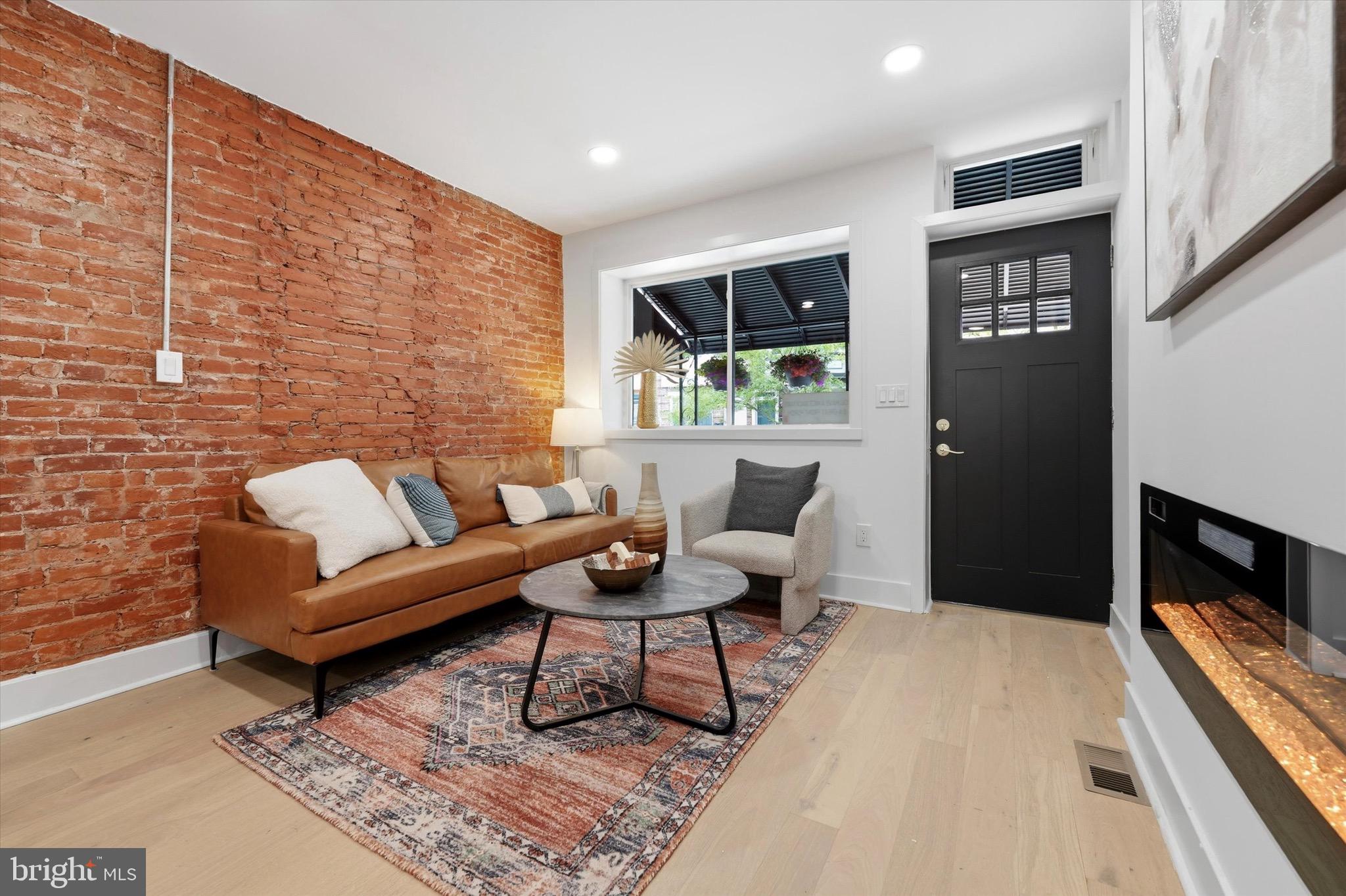 PASSYUNK SQUARE - Residential