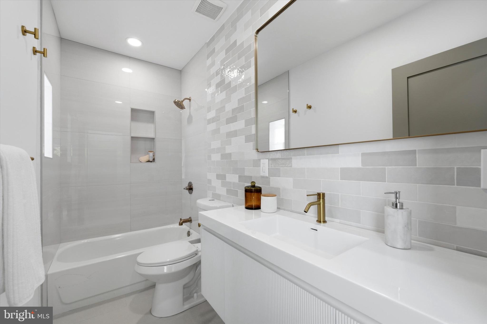 PASSYUNK SQUARE - Residential