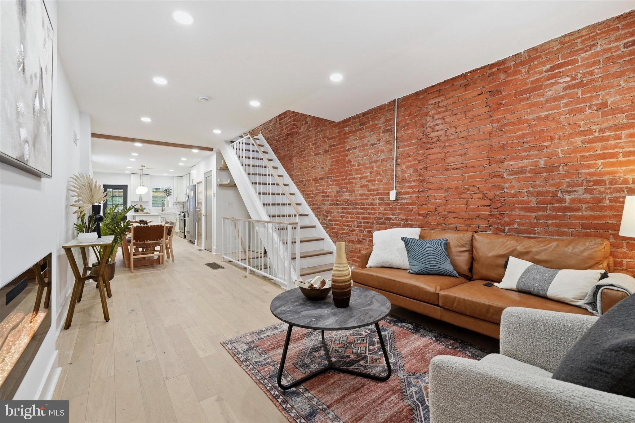PASSYUNK SQUARE - Residential