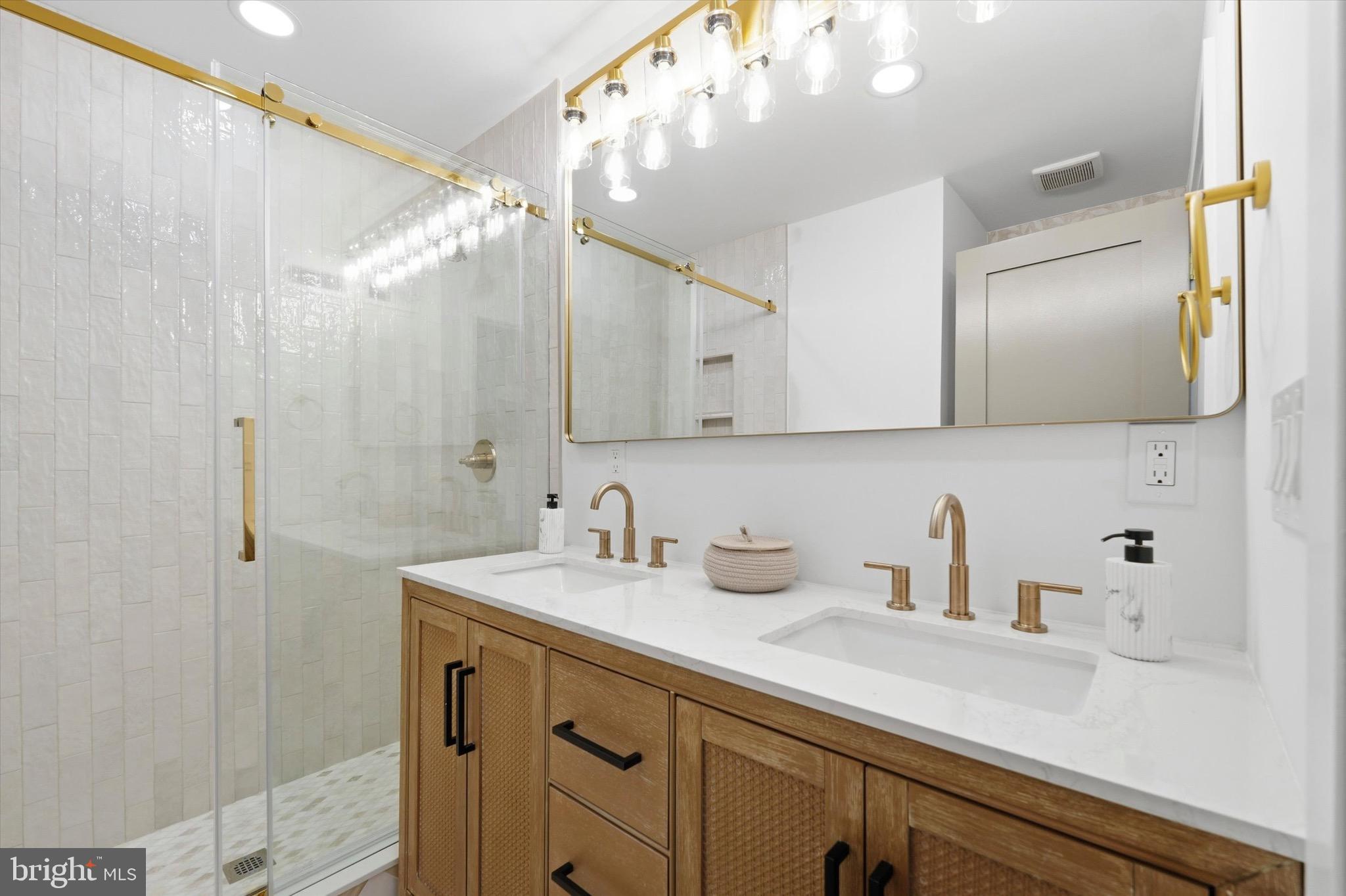 PASSYUNK SQUARE - Residential