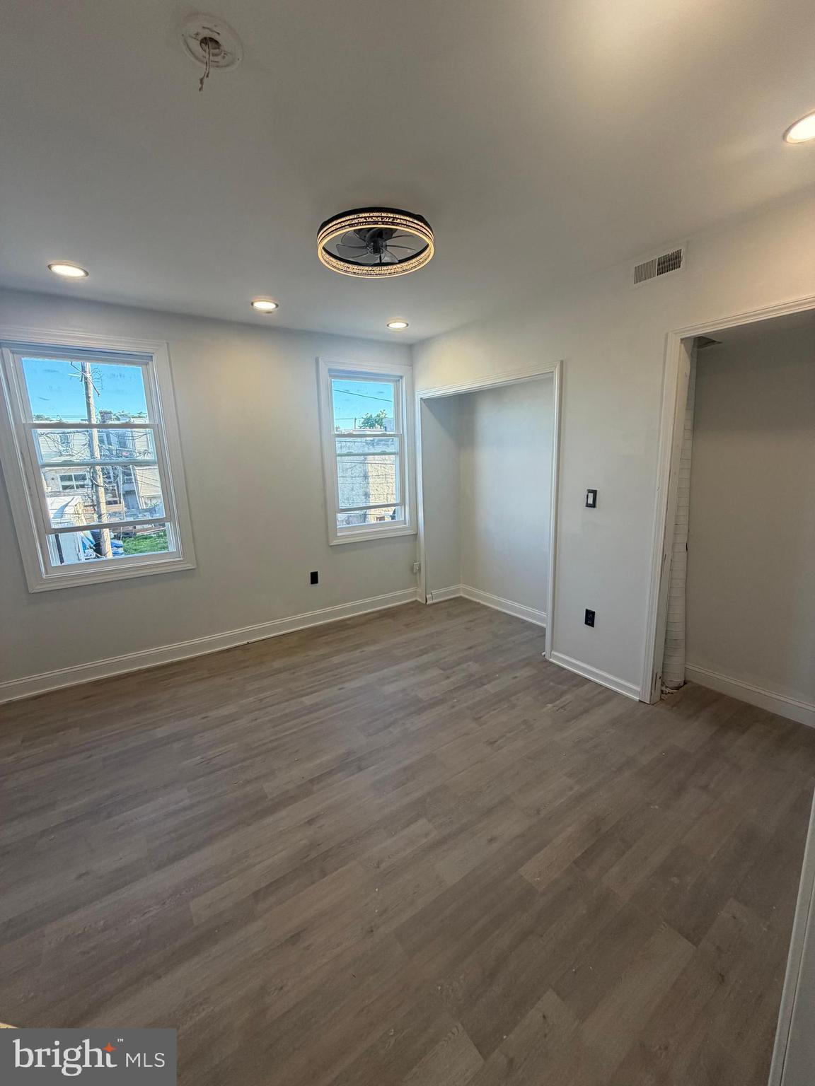 STRAWBERRY MANSION - Residential