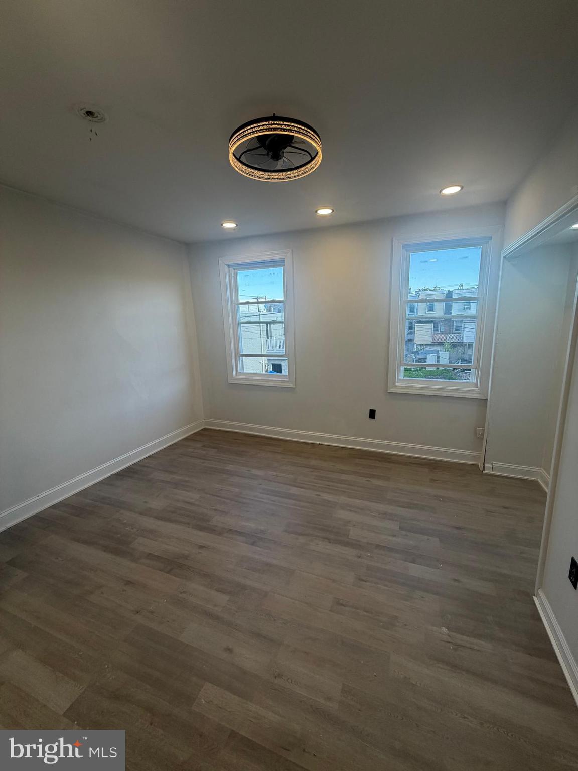 STRAWBERRY MANSION - Residential