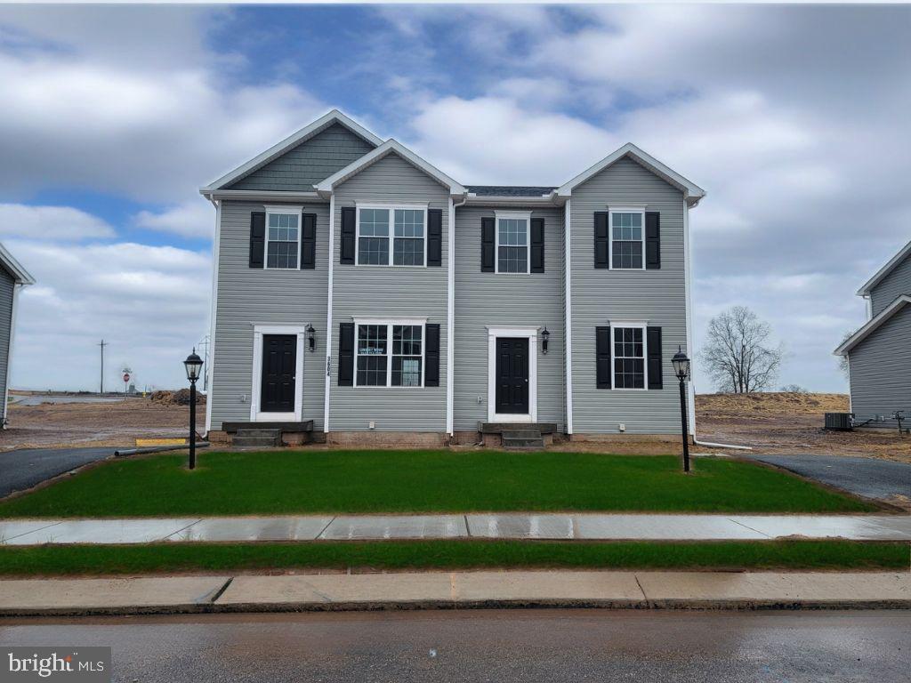KINGS COURT AT BROWNSTONE - Residential