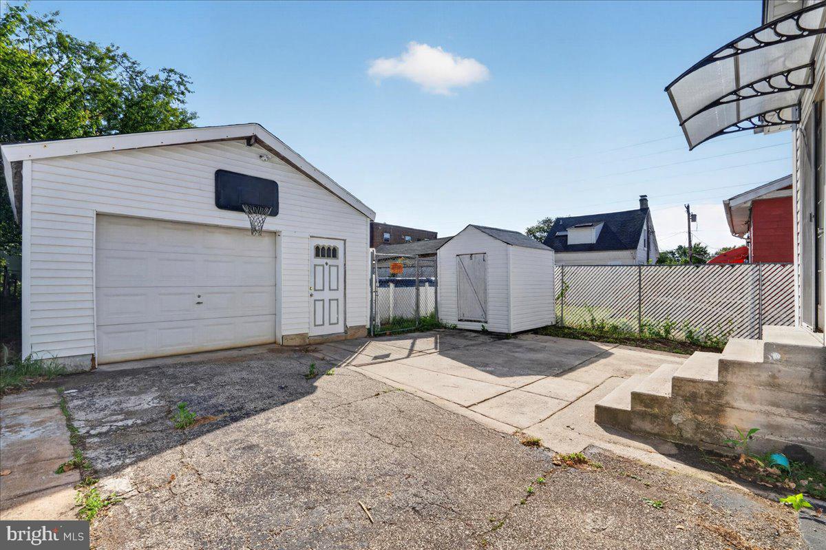 FOX CHASE - Residential