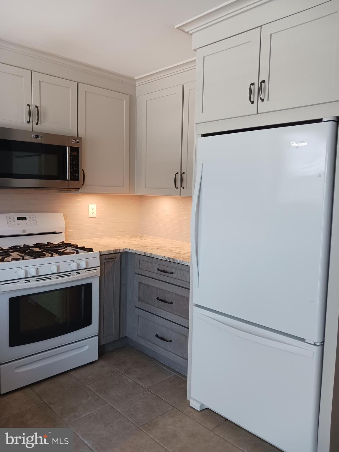 CARRIAGE KNOLL - Residential