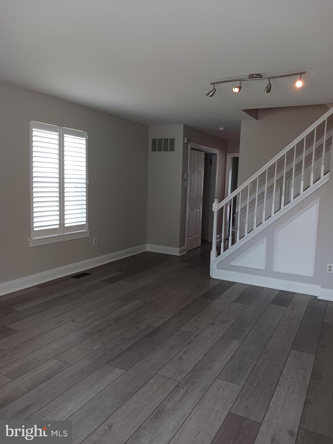 CARRIAGE KNOLL - Residential