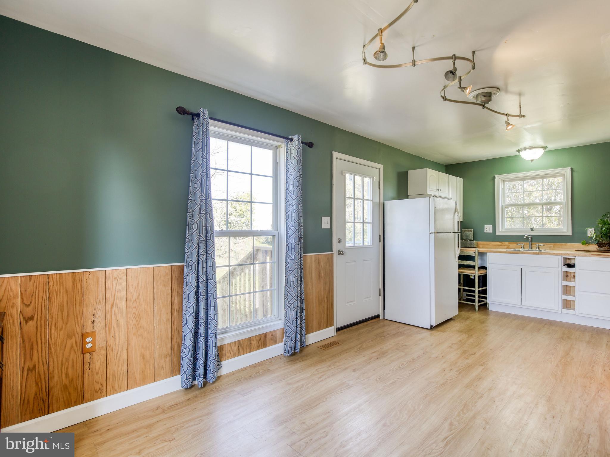 PEMBROKE GROVE - Residential