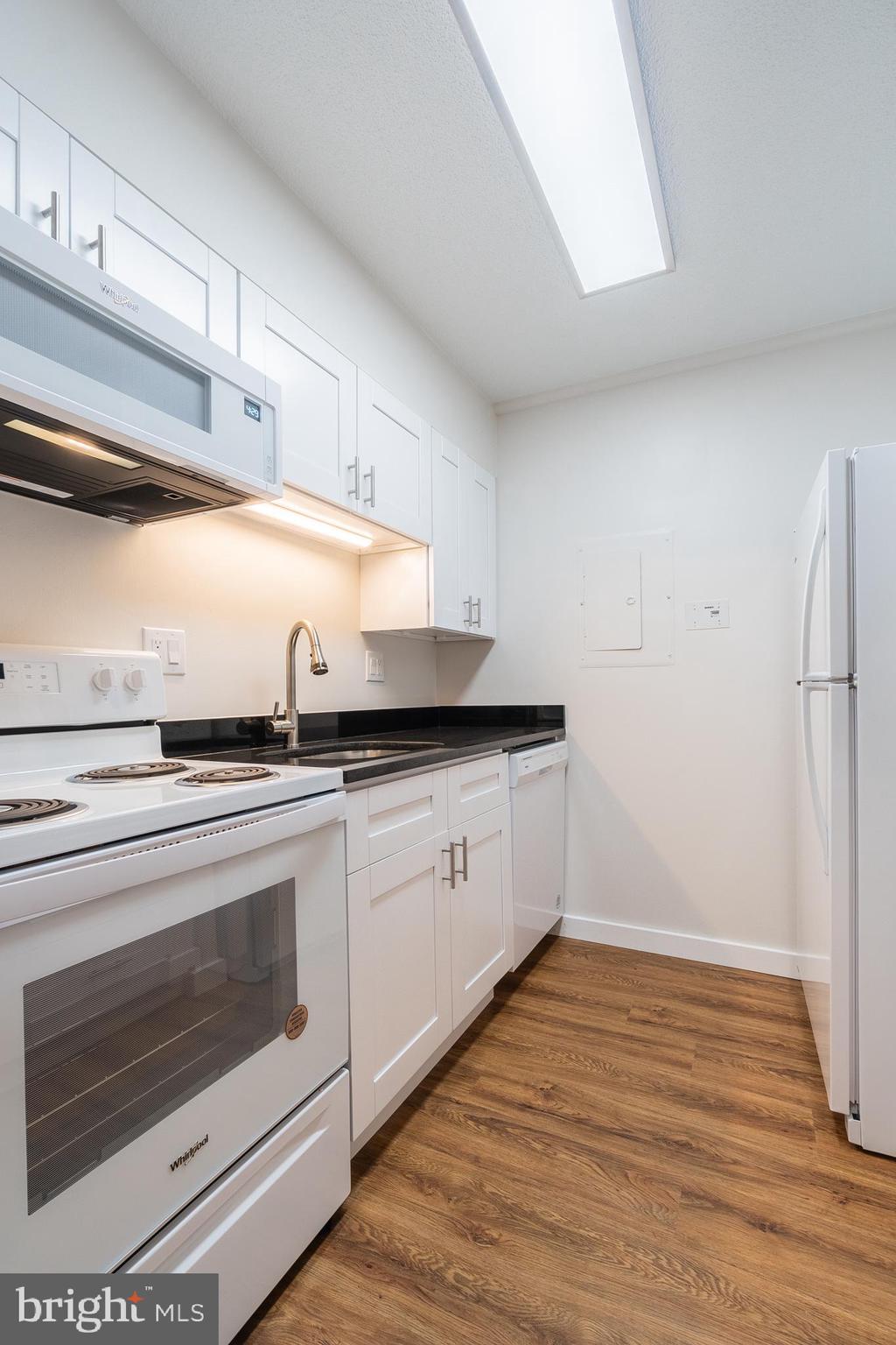 ENCORE OF MCLEAN - Residential Lease