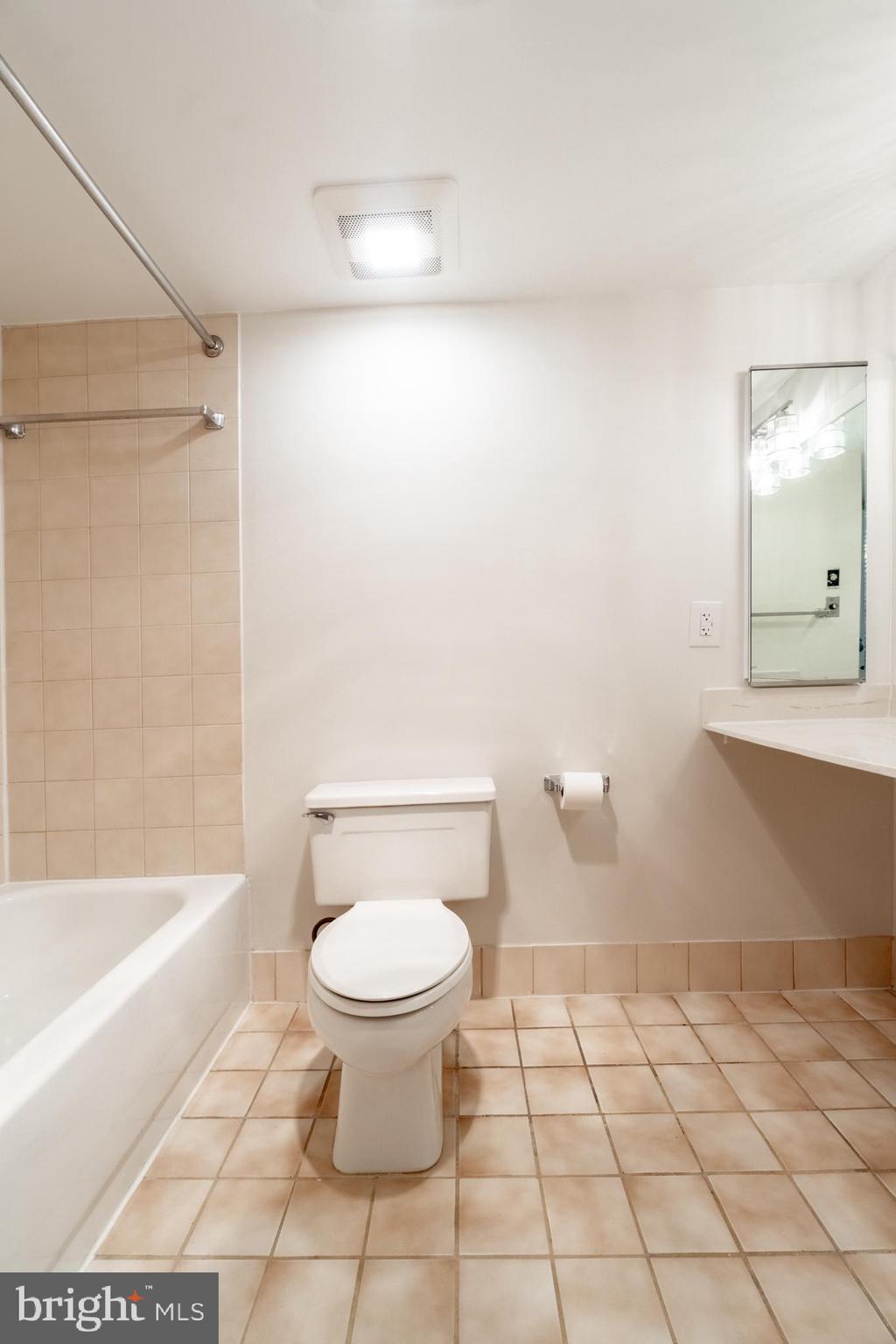 ENCORE OF MCLEAN - Residential Lease
