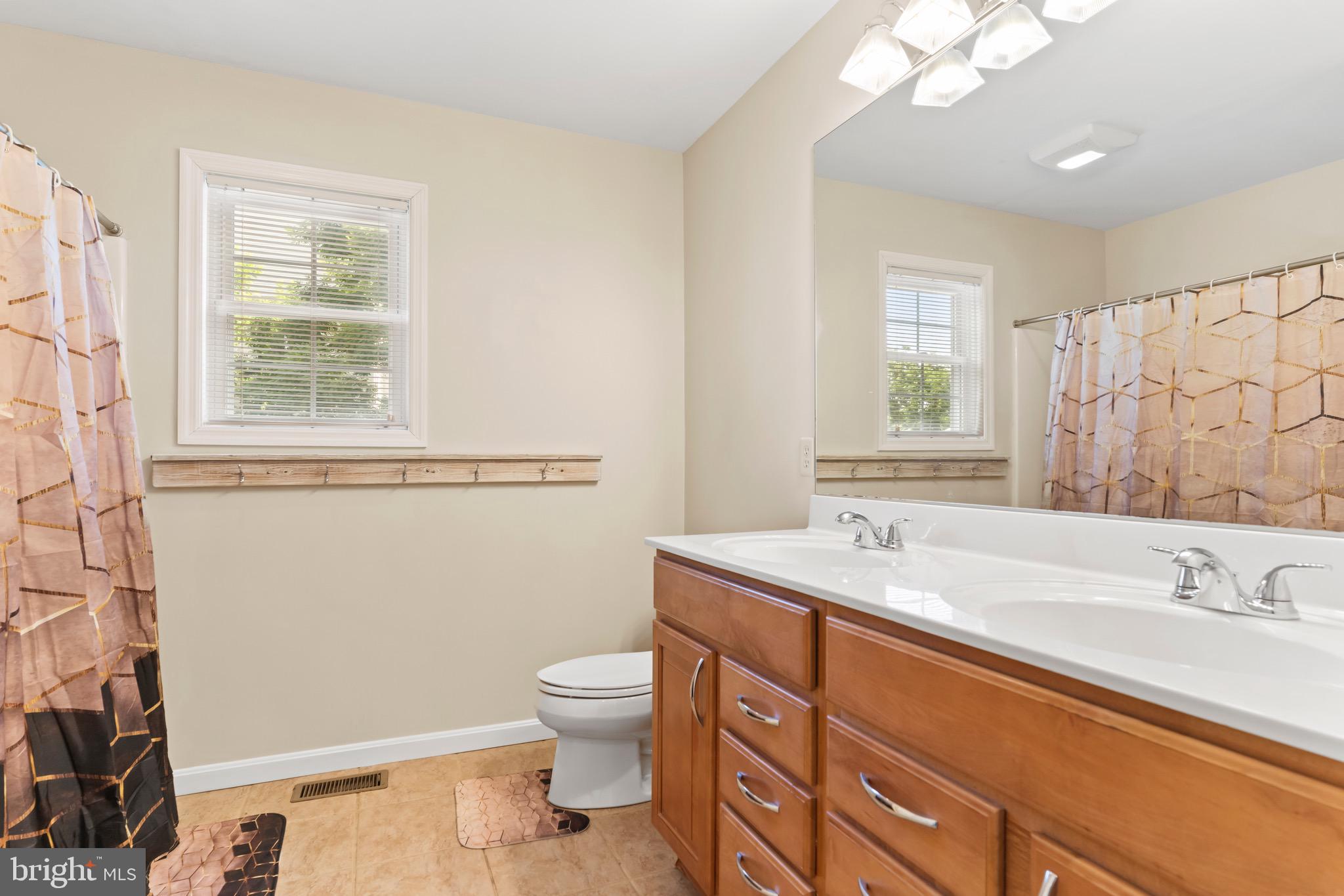 MOUNTAIN CREST - Residential